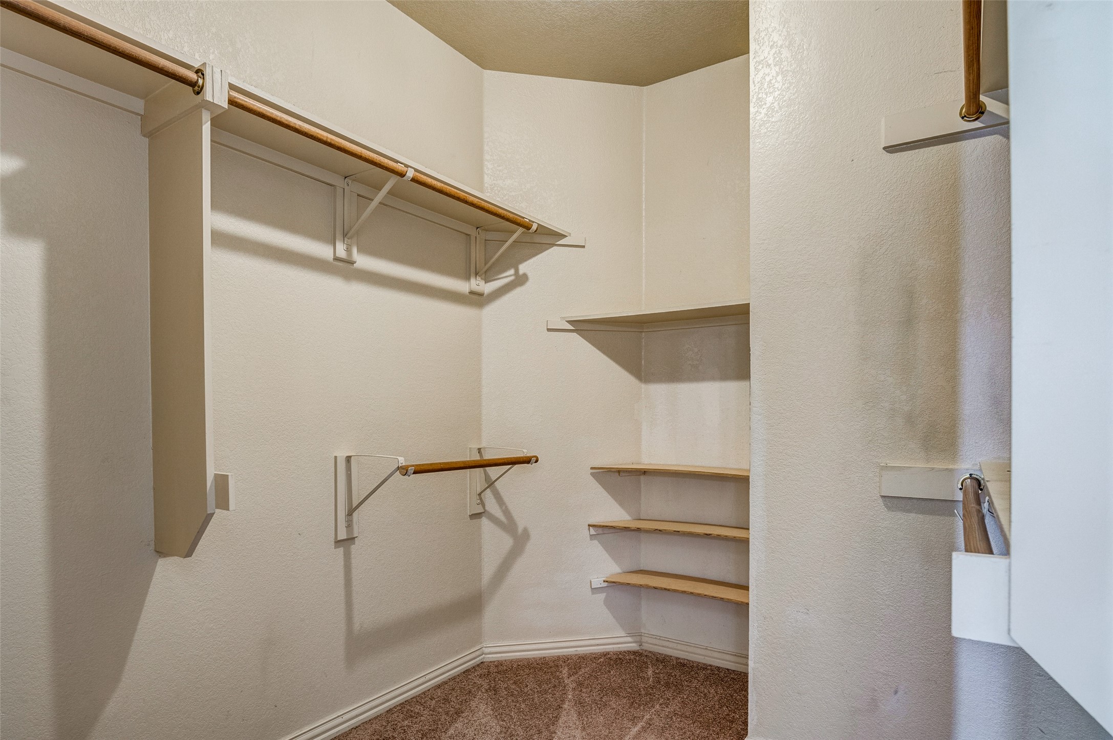 2916 Raven Circle