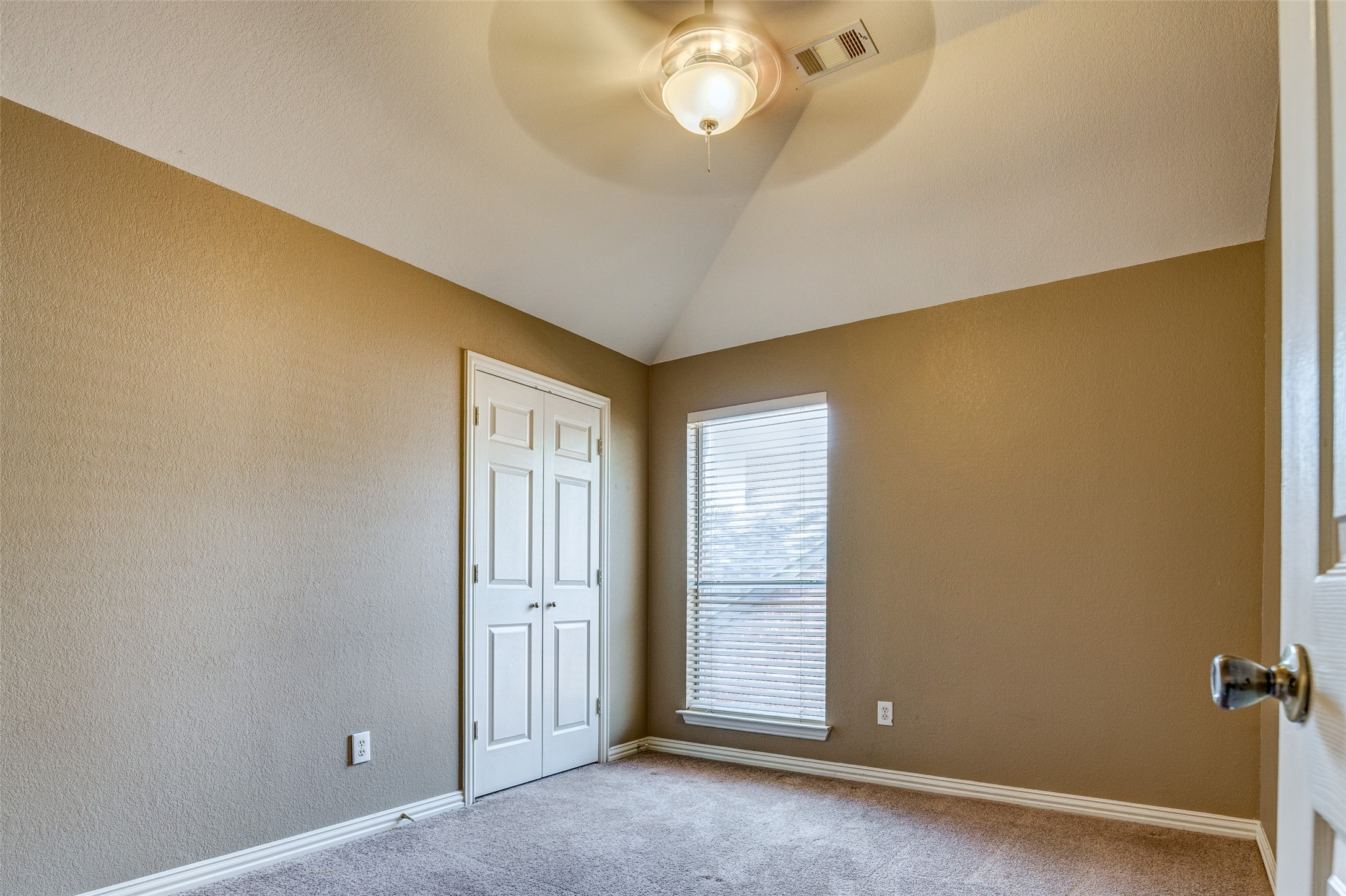 2916 Raven Circle