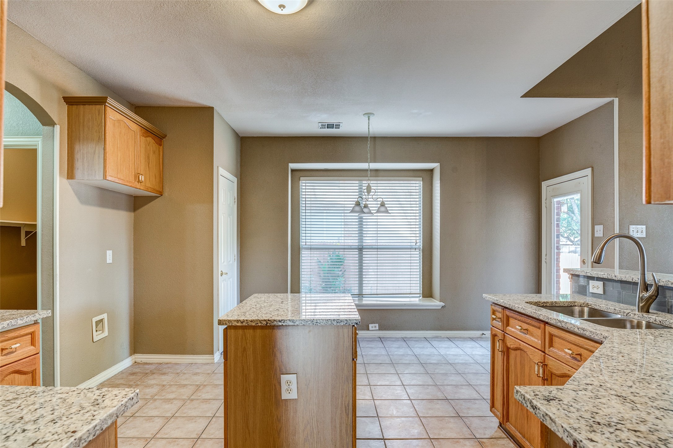 2916 Raven Circle