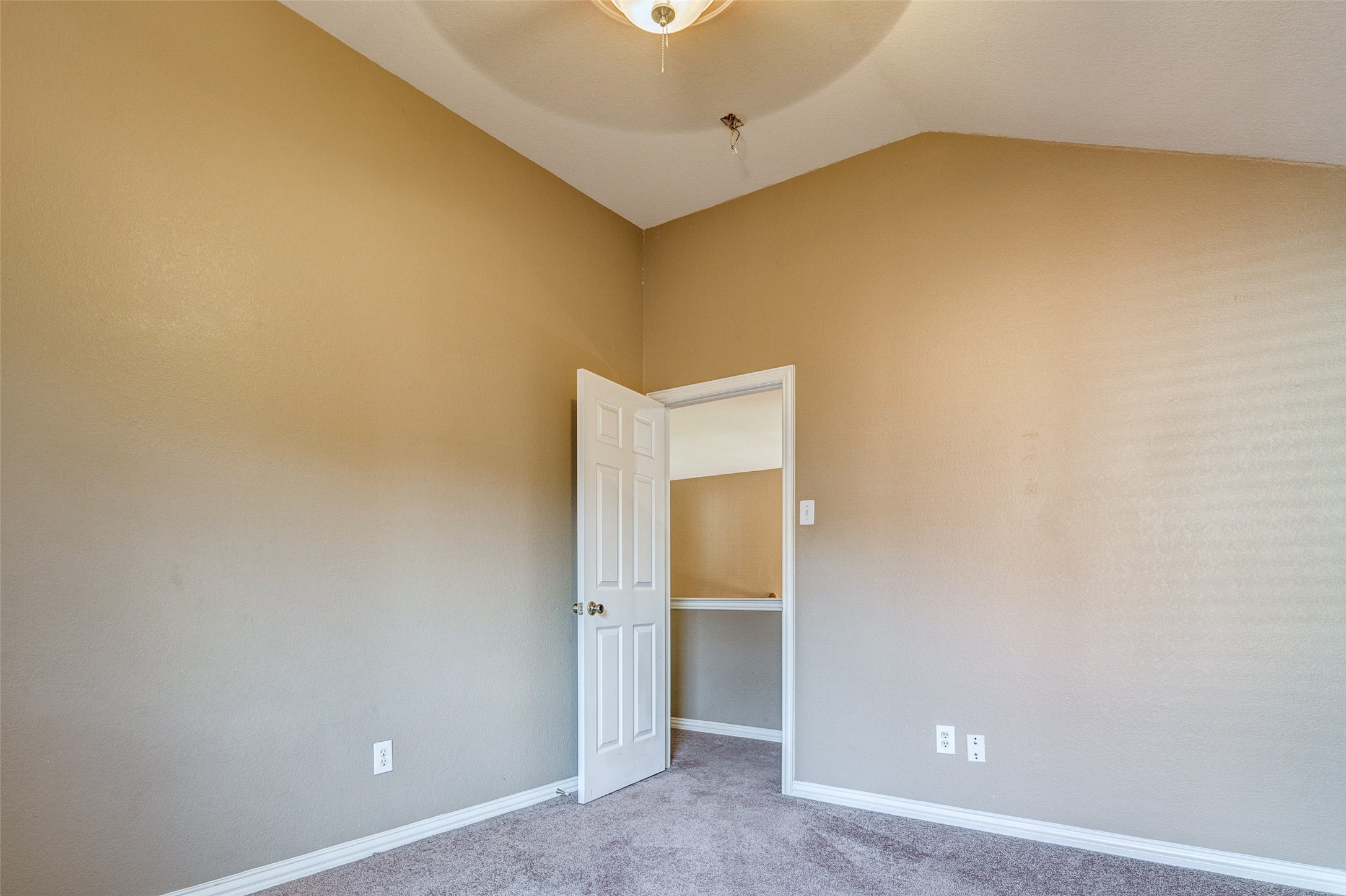 2916 Raven Circle
