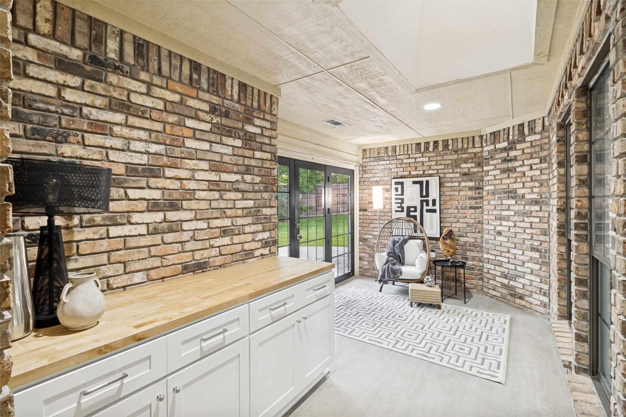 2607 Timberleaf Circle