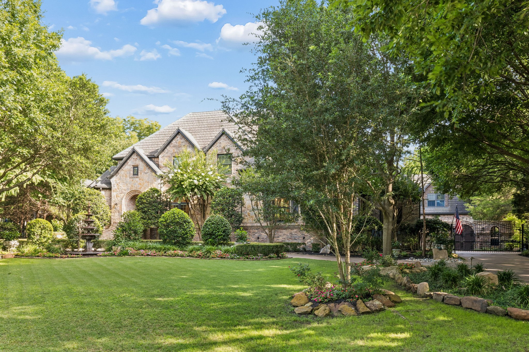 8 Shadywood Lane