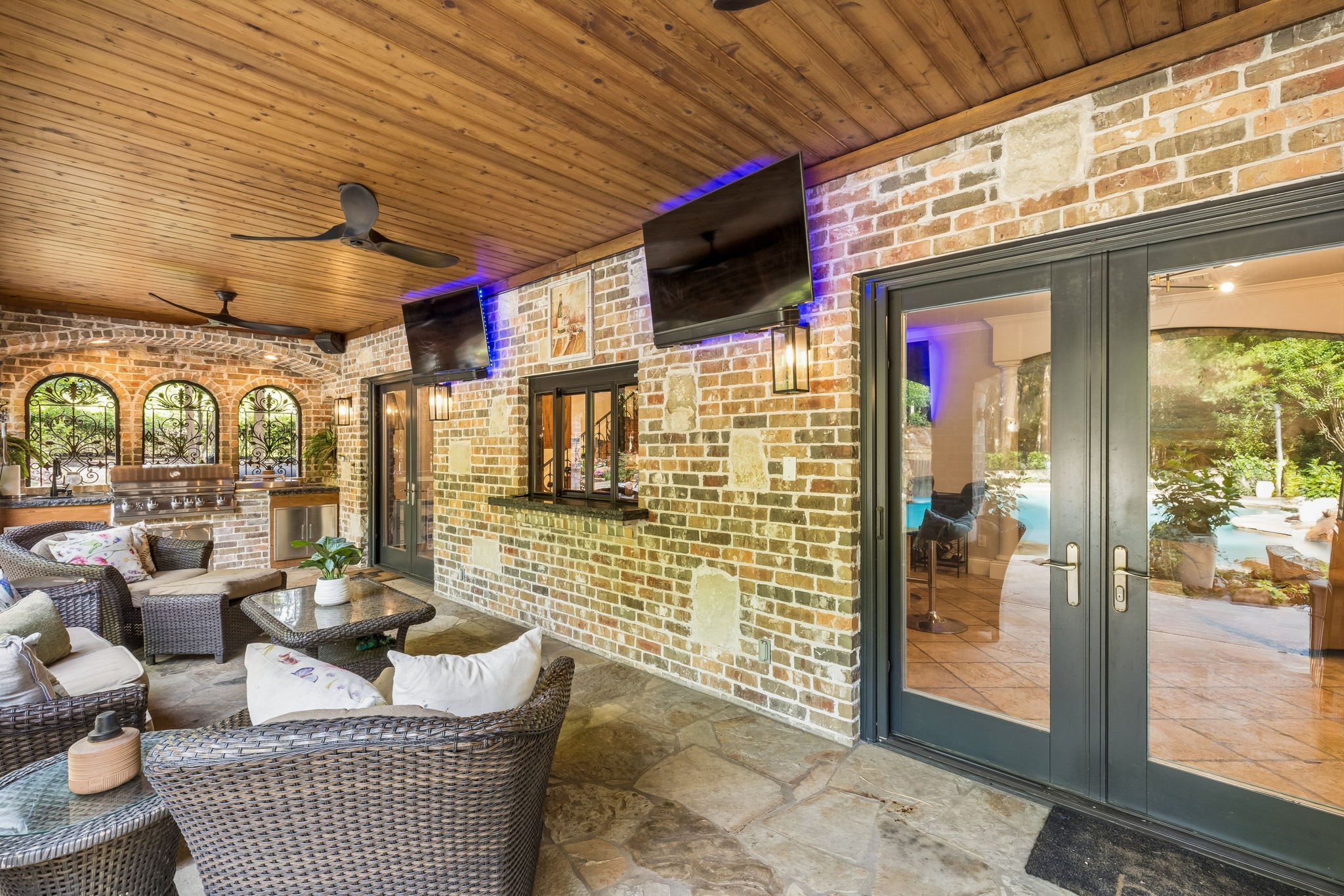 8 Shadywood Lane