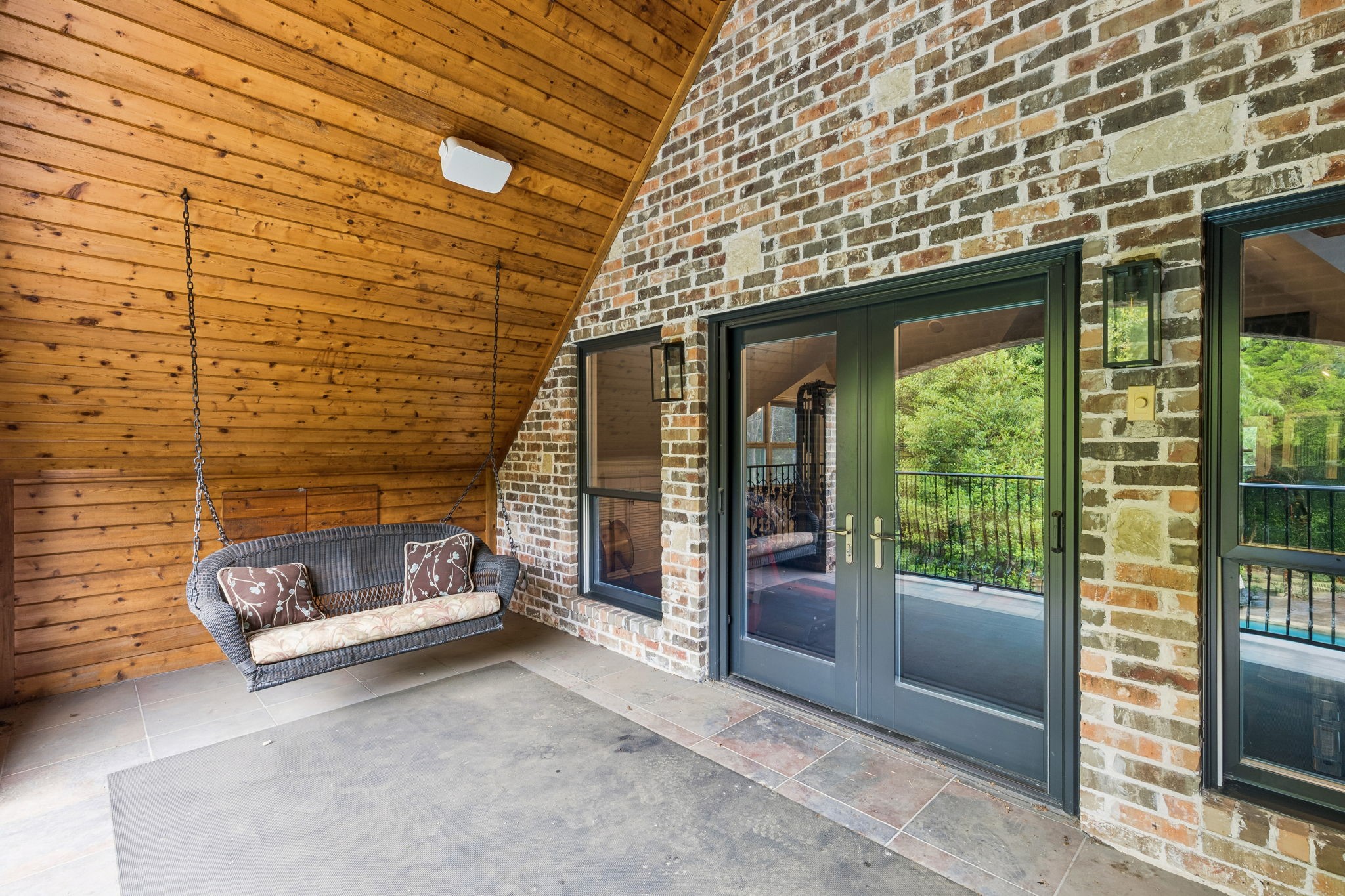 8 Shadywood Lane
