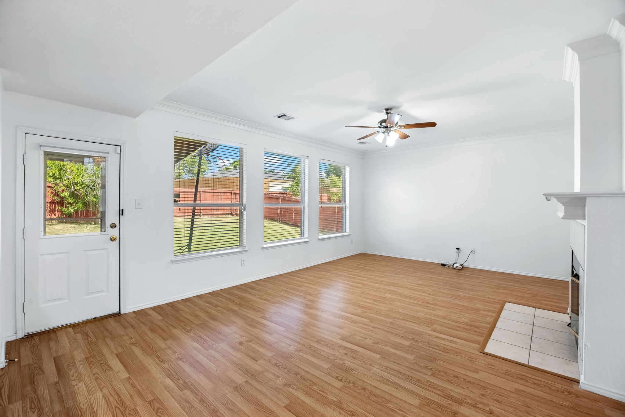 3926 Rolling Oaks Drive