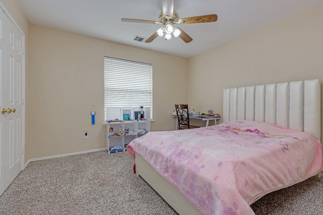 3926 Rolling Oaks Drive