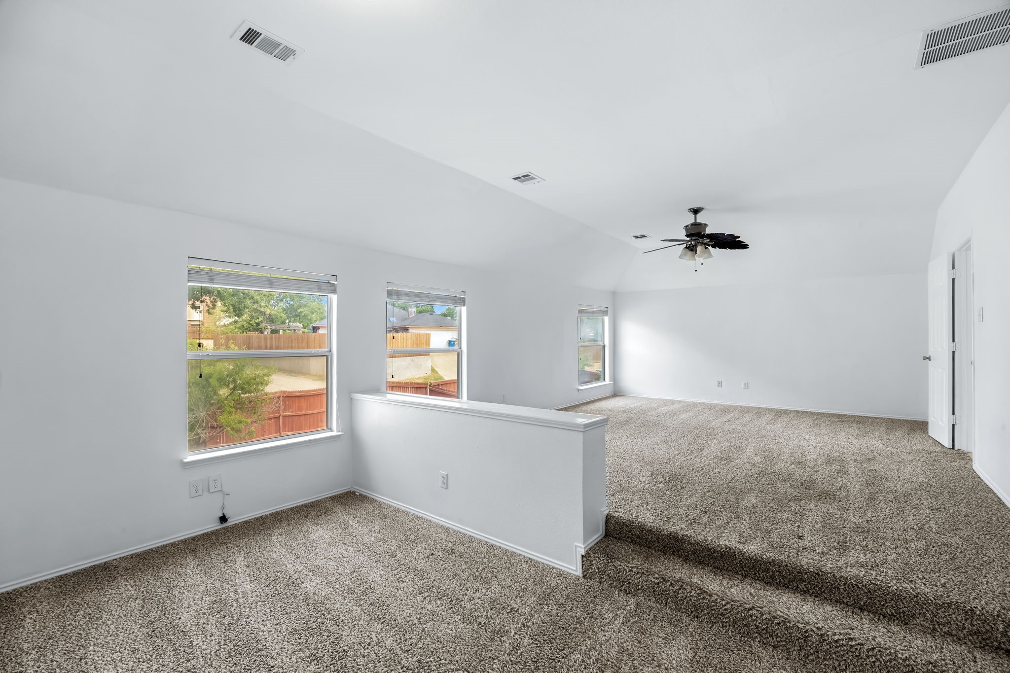 3926 Rolling Oaks Drive