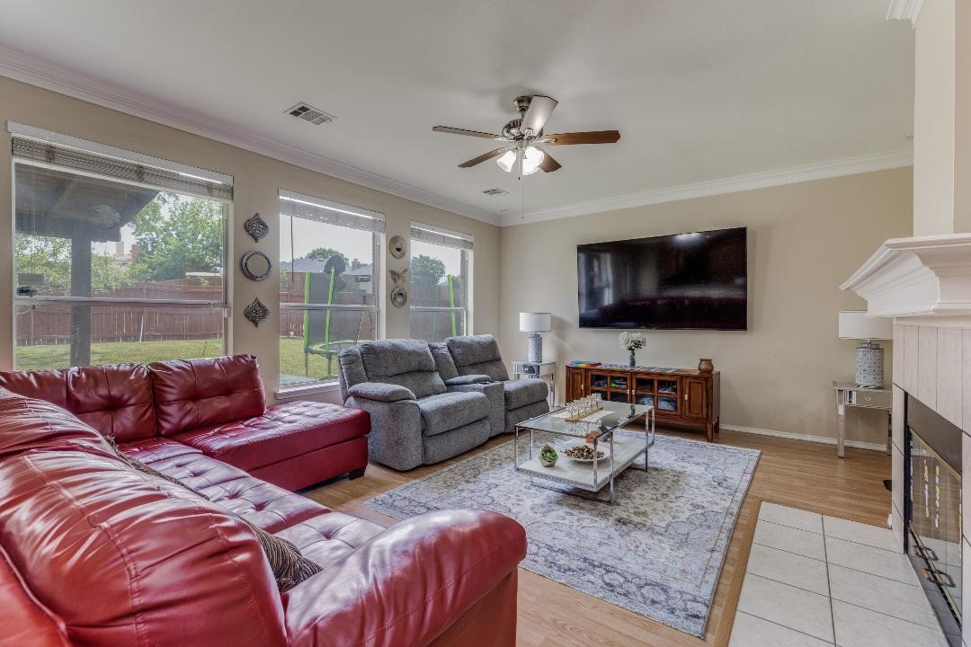 3926 Rolling Oaks Drive