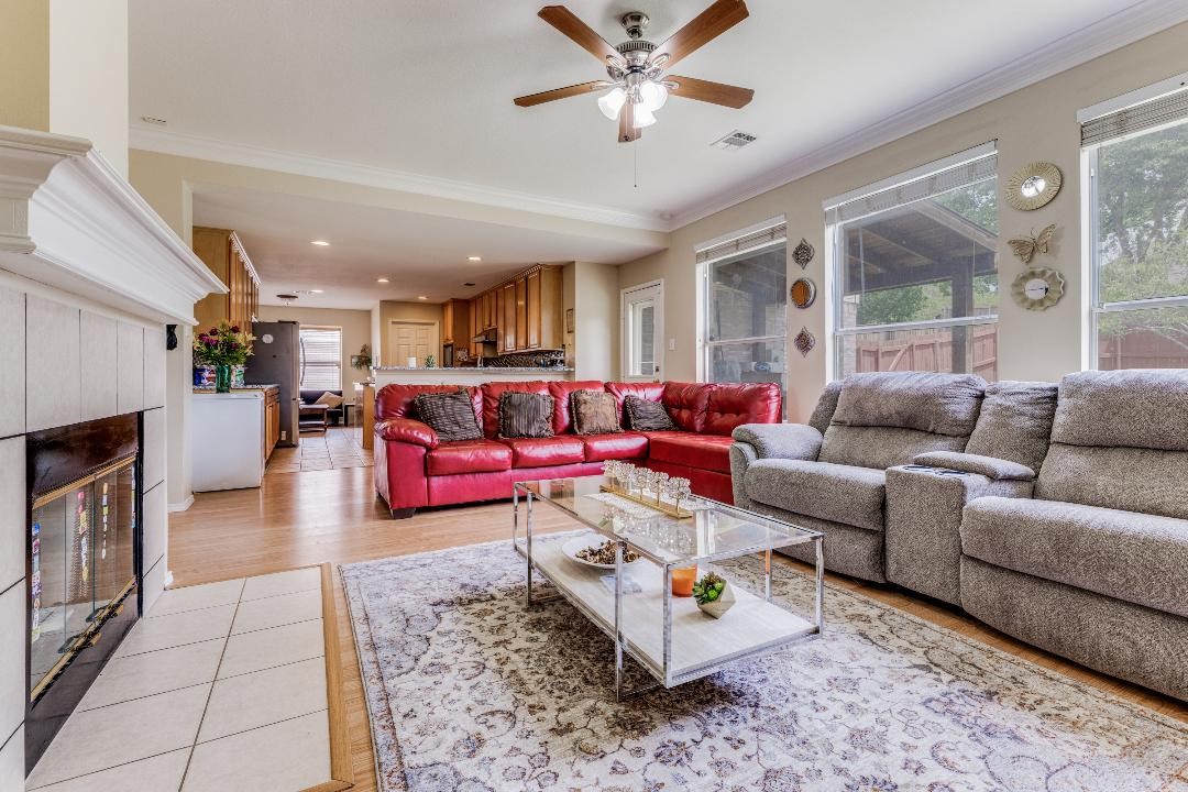 3926 Rolling Oaks Drive