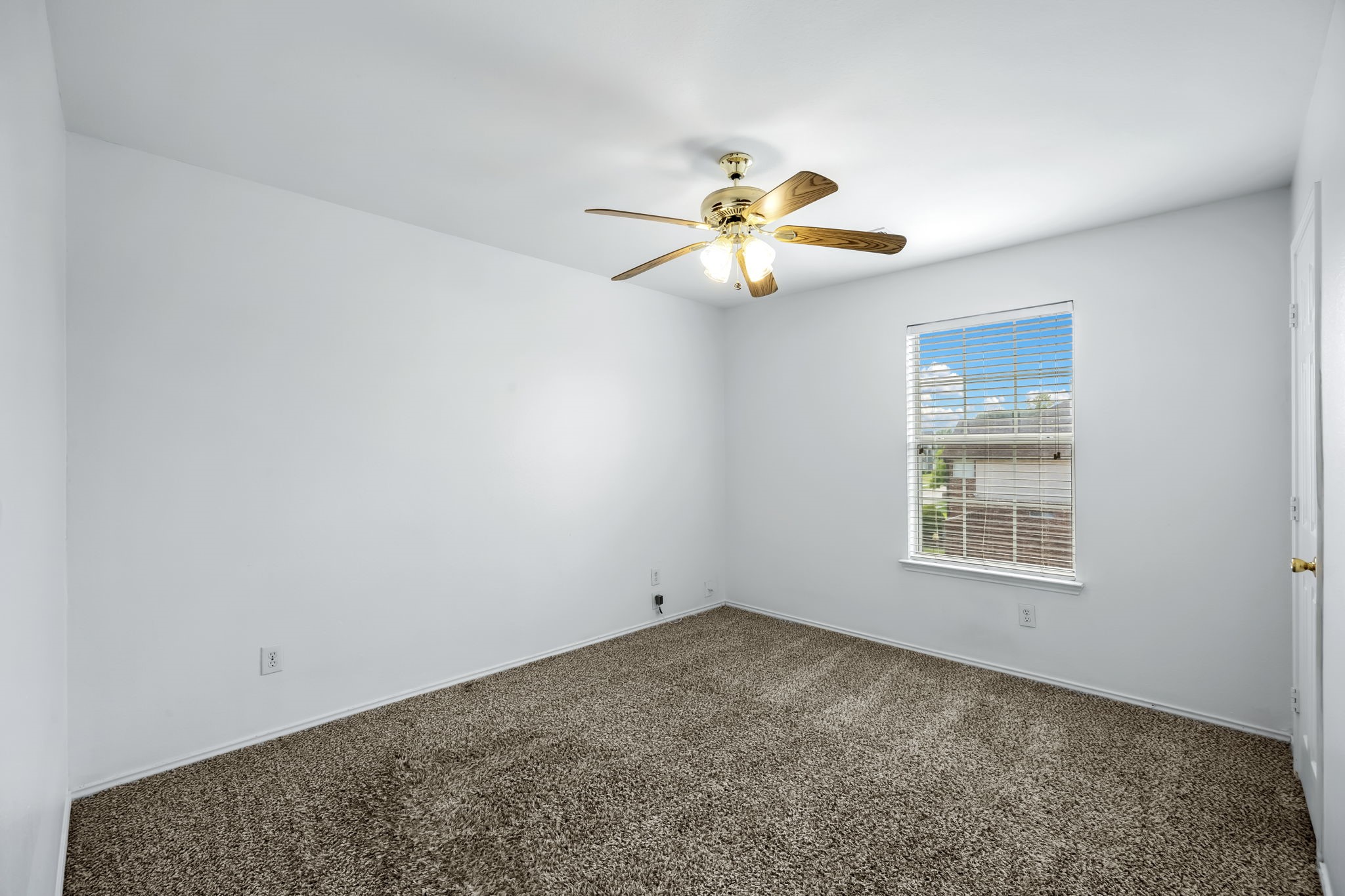 3926 Rolling Oaks Drive