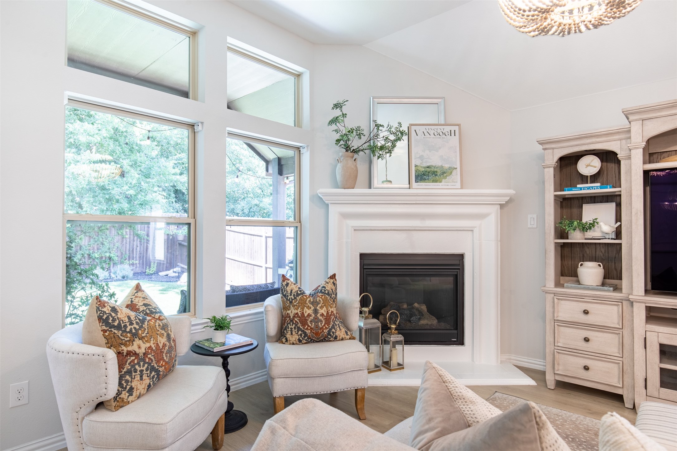 2715 Willow Lane