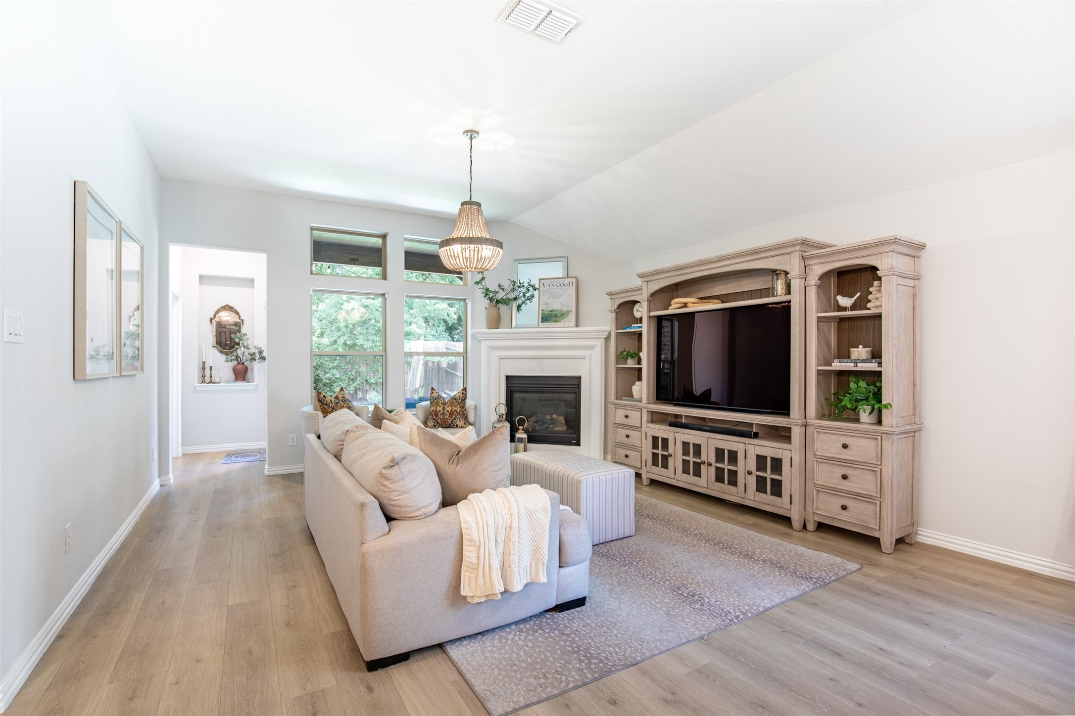 2715 Willow Lane