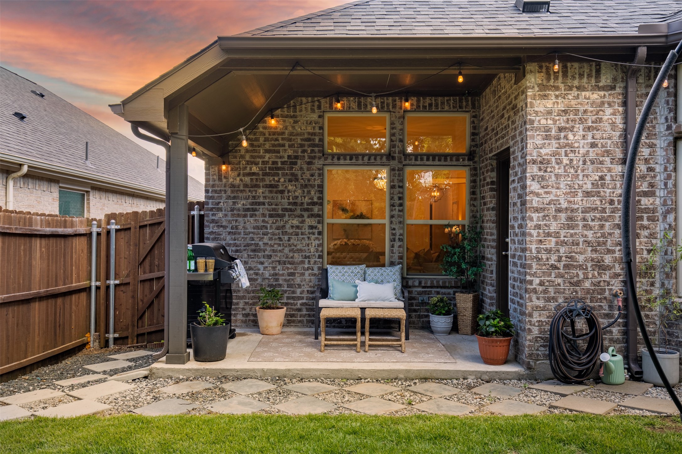 2715 Willow Lane