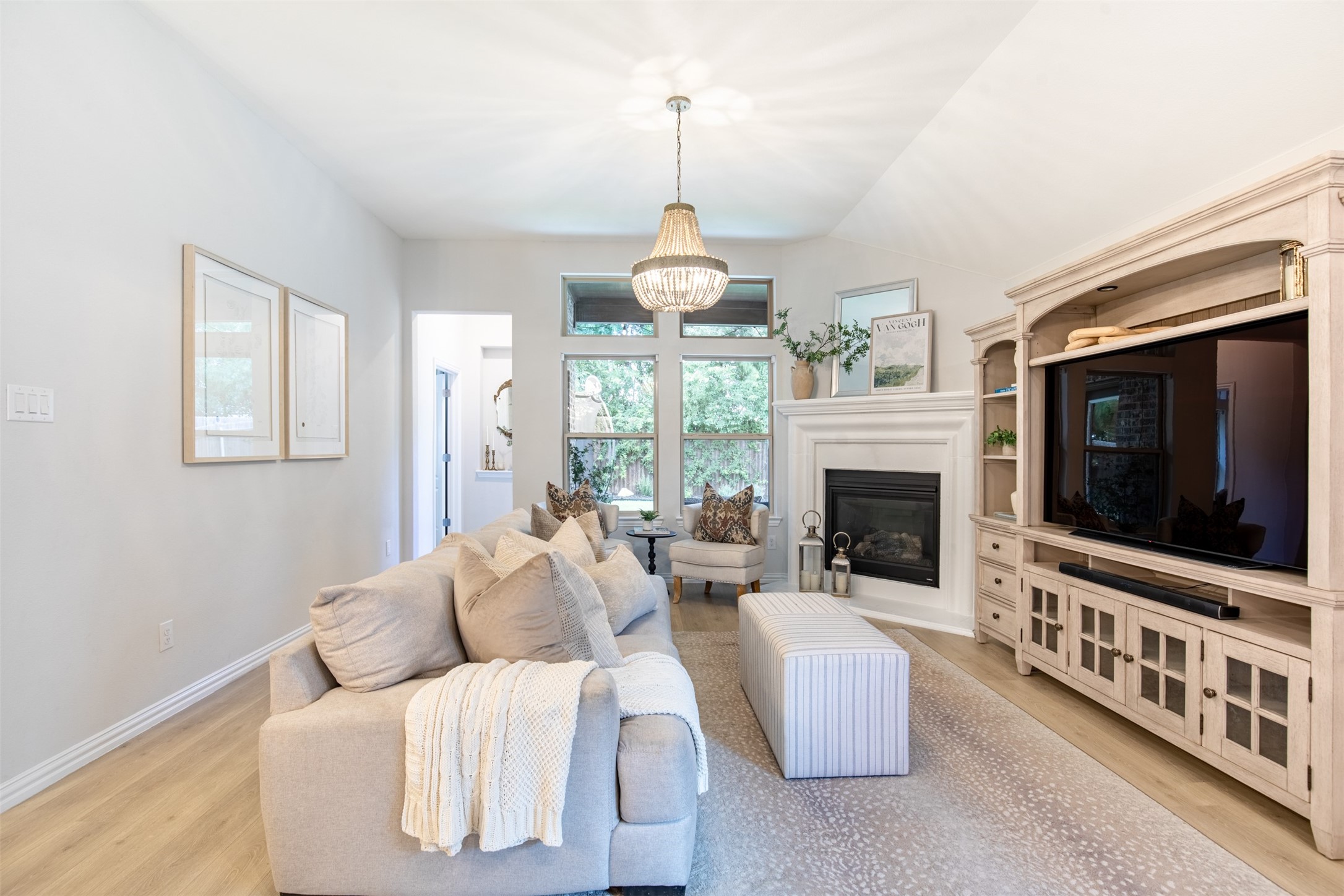 2715 Willow Lane