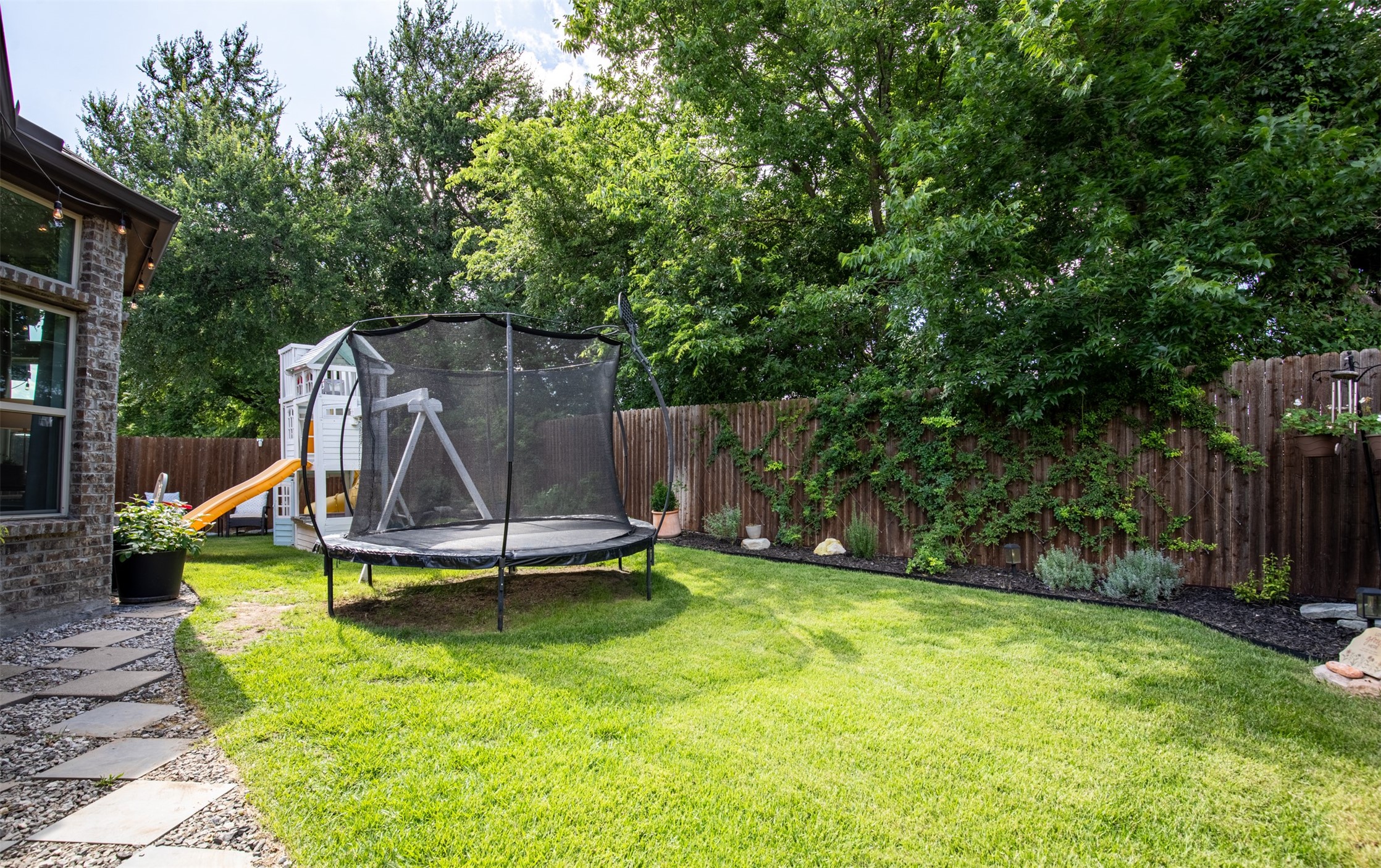 2715 Willow Lane