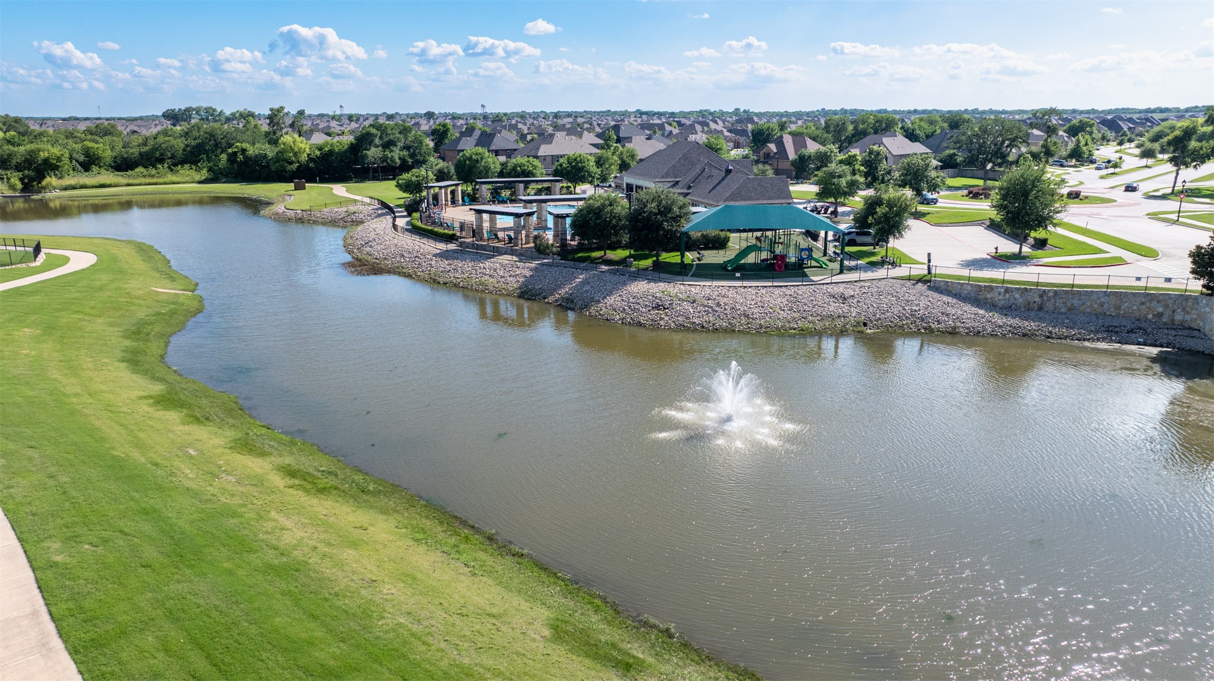 2715 Willow Lane