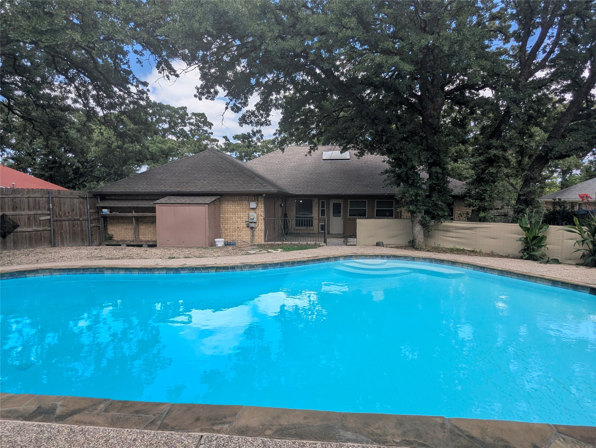 1816 Crooked Lane