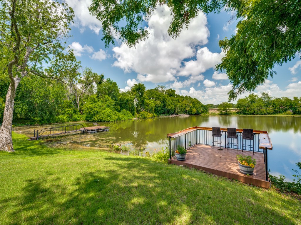 1549 Brook Lane