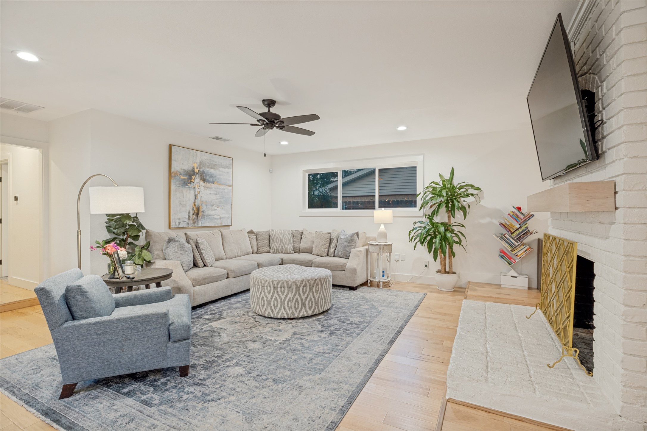 2506 Grandview Drive