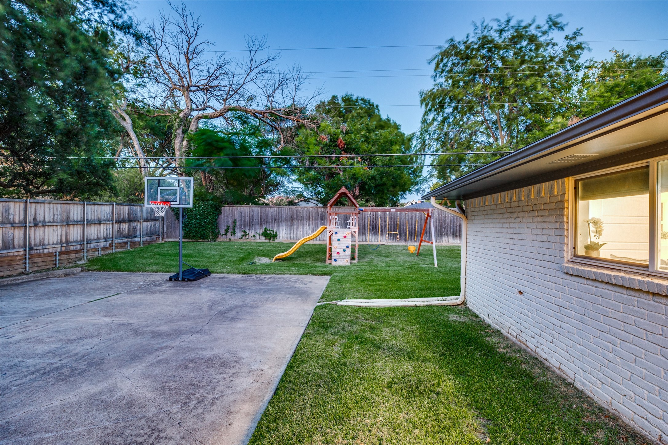 2506 Grandview Drive