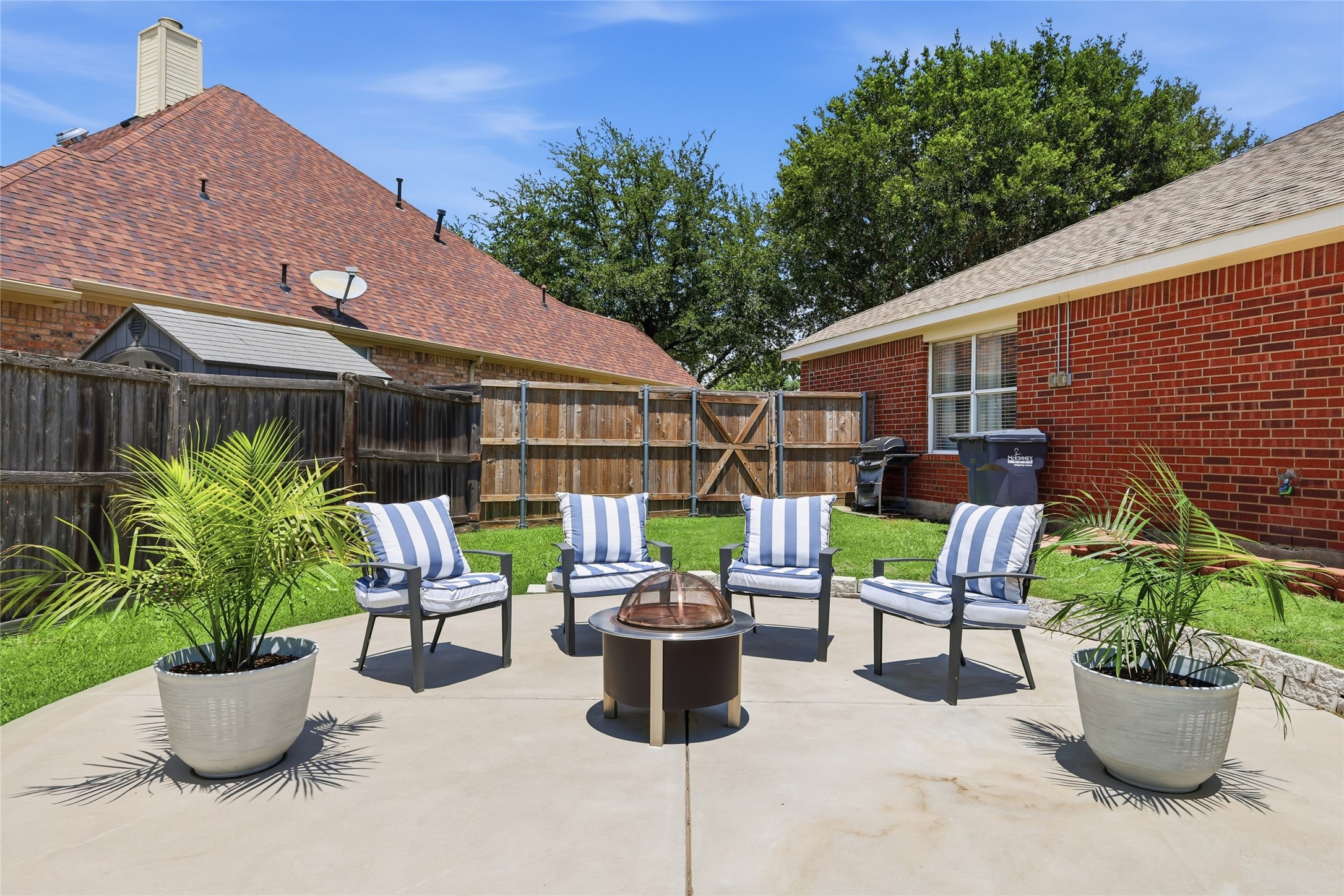 203 Applewood Court