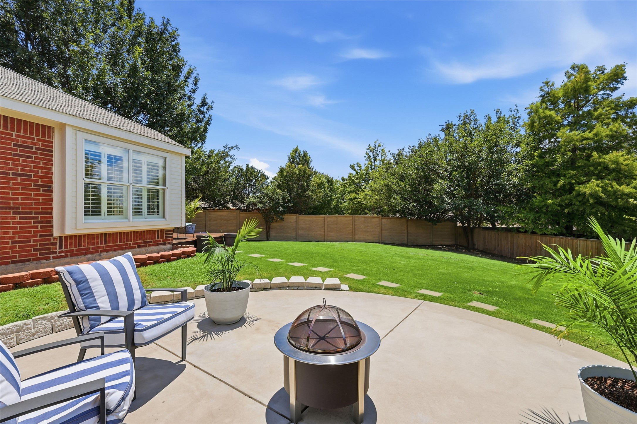 203 Applewood Court
