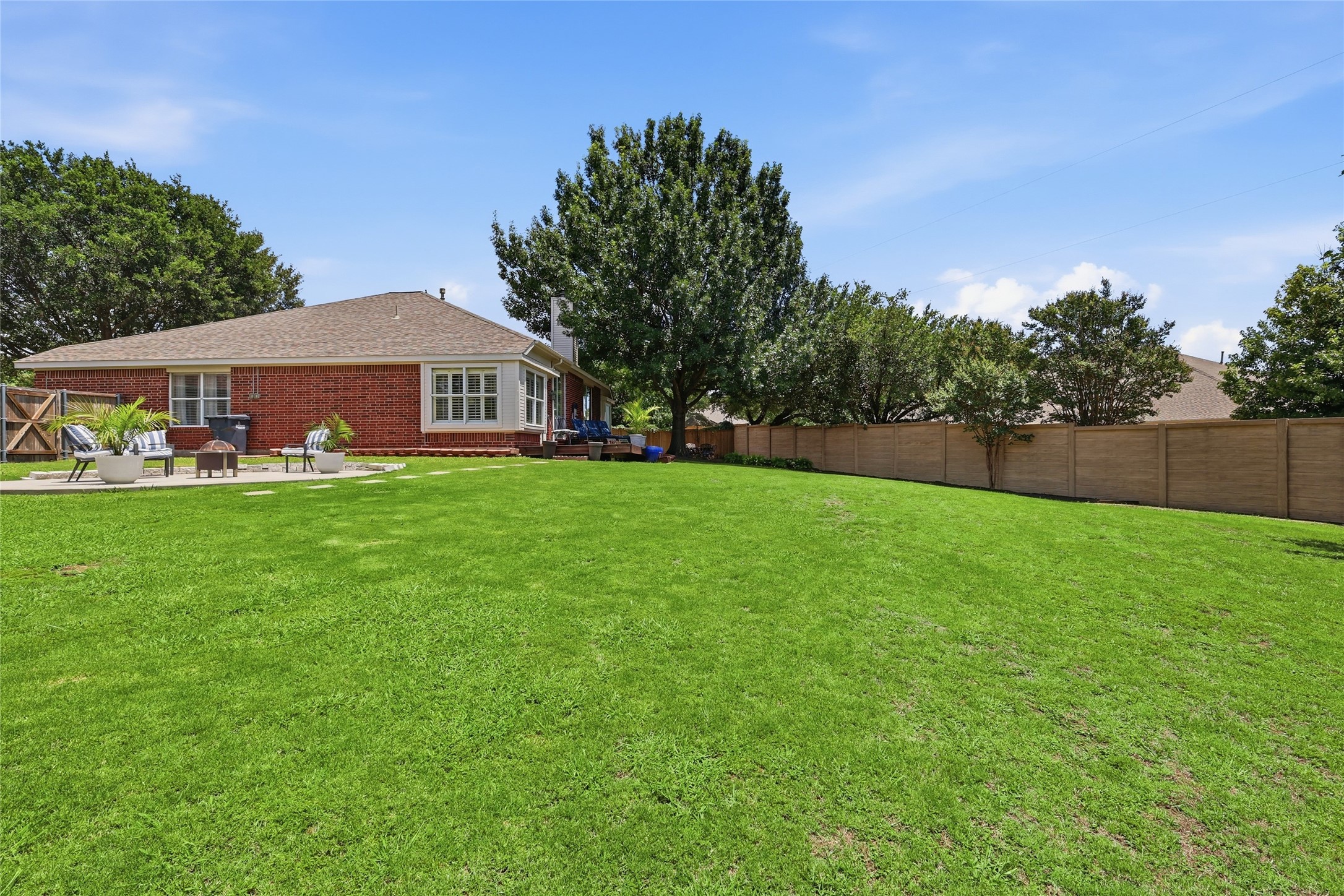 203 Applewood Court