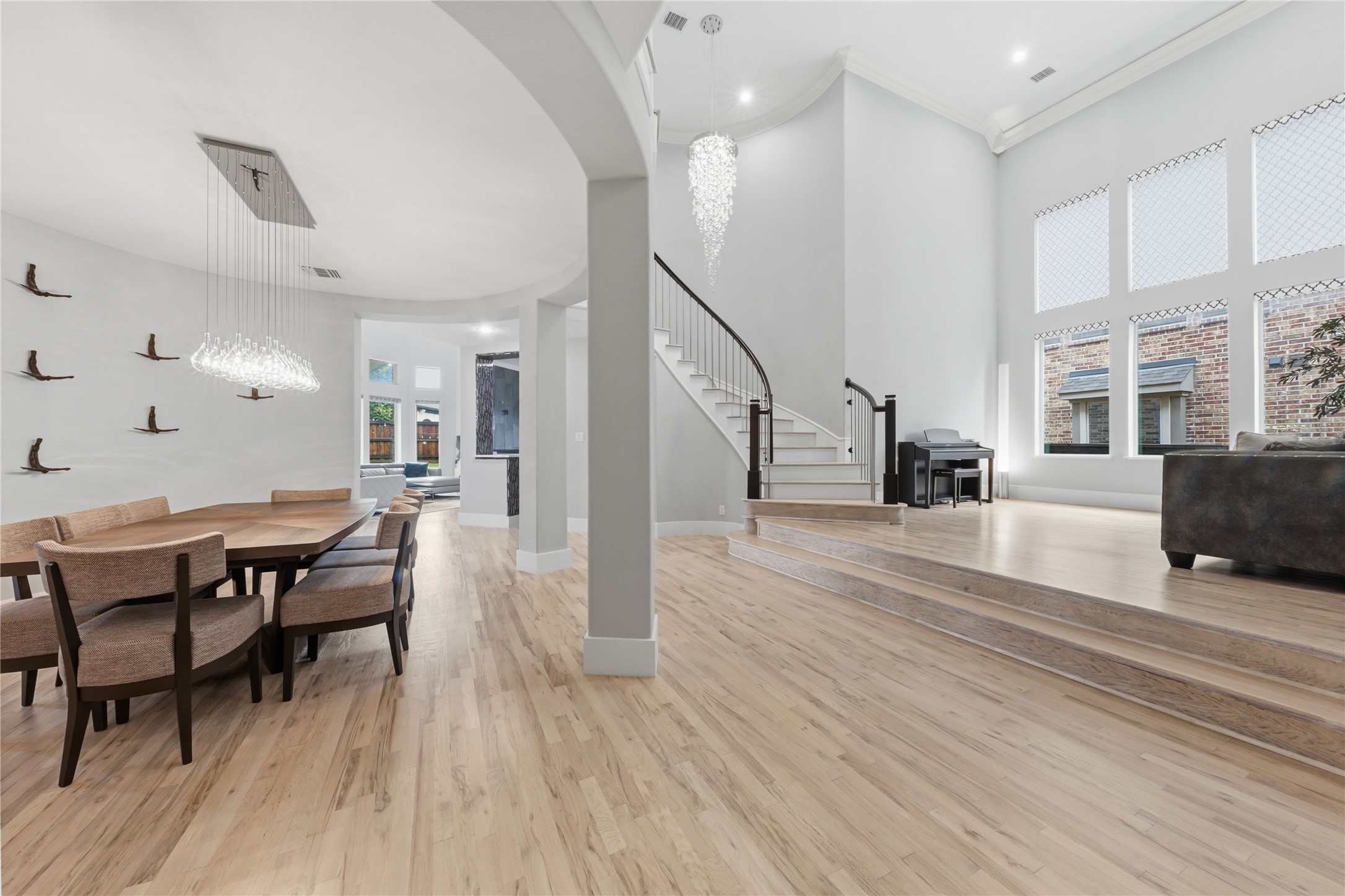 2098 Hidalgo Lane