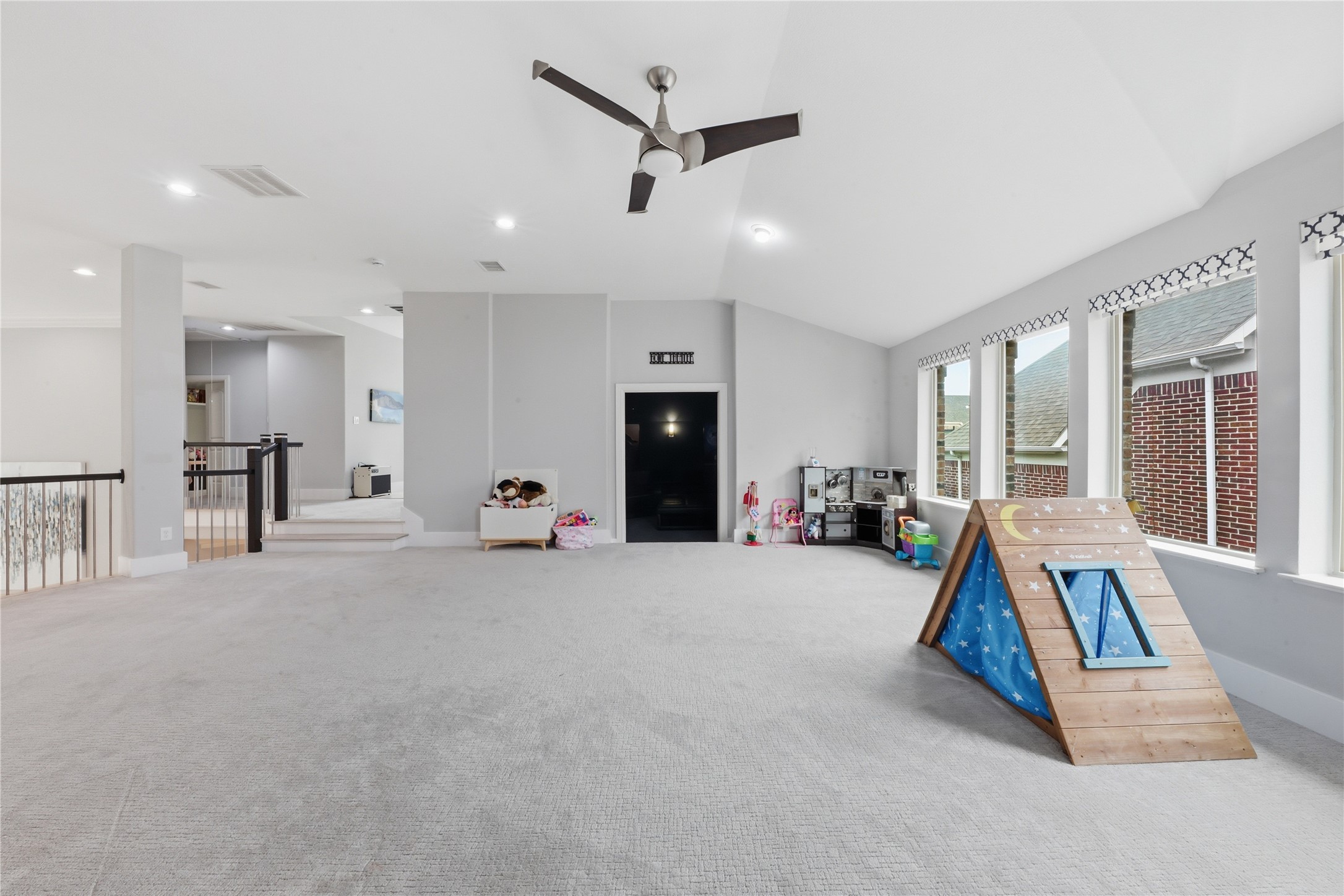 2098 Hidalgo Lane