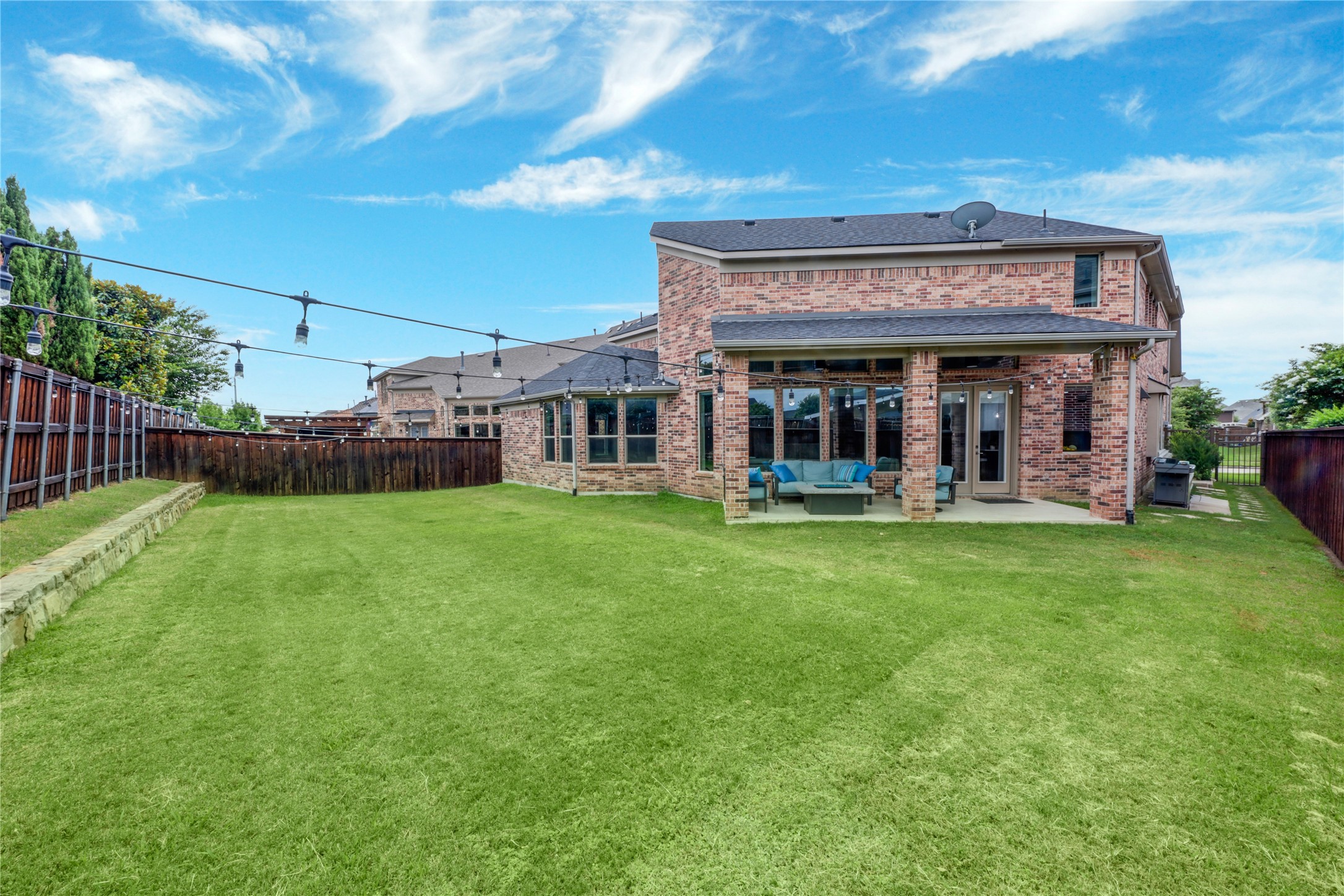 2098 Hidalgo Lane