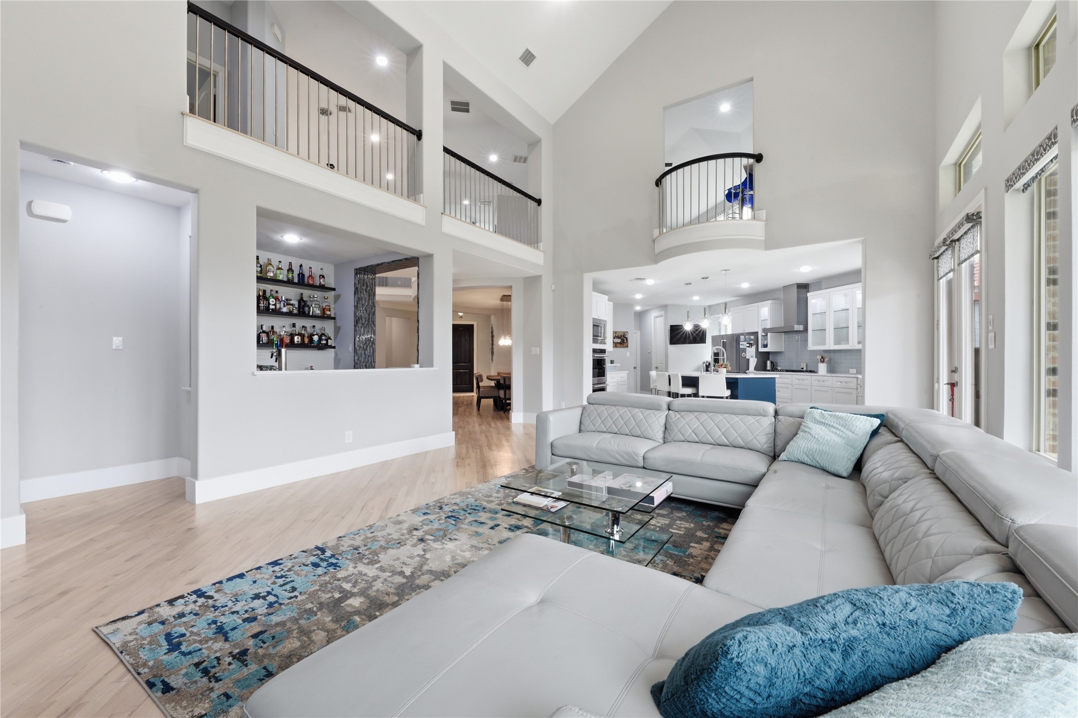 2098 Hidalgo Lane