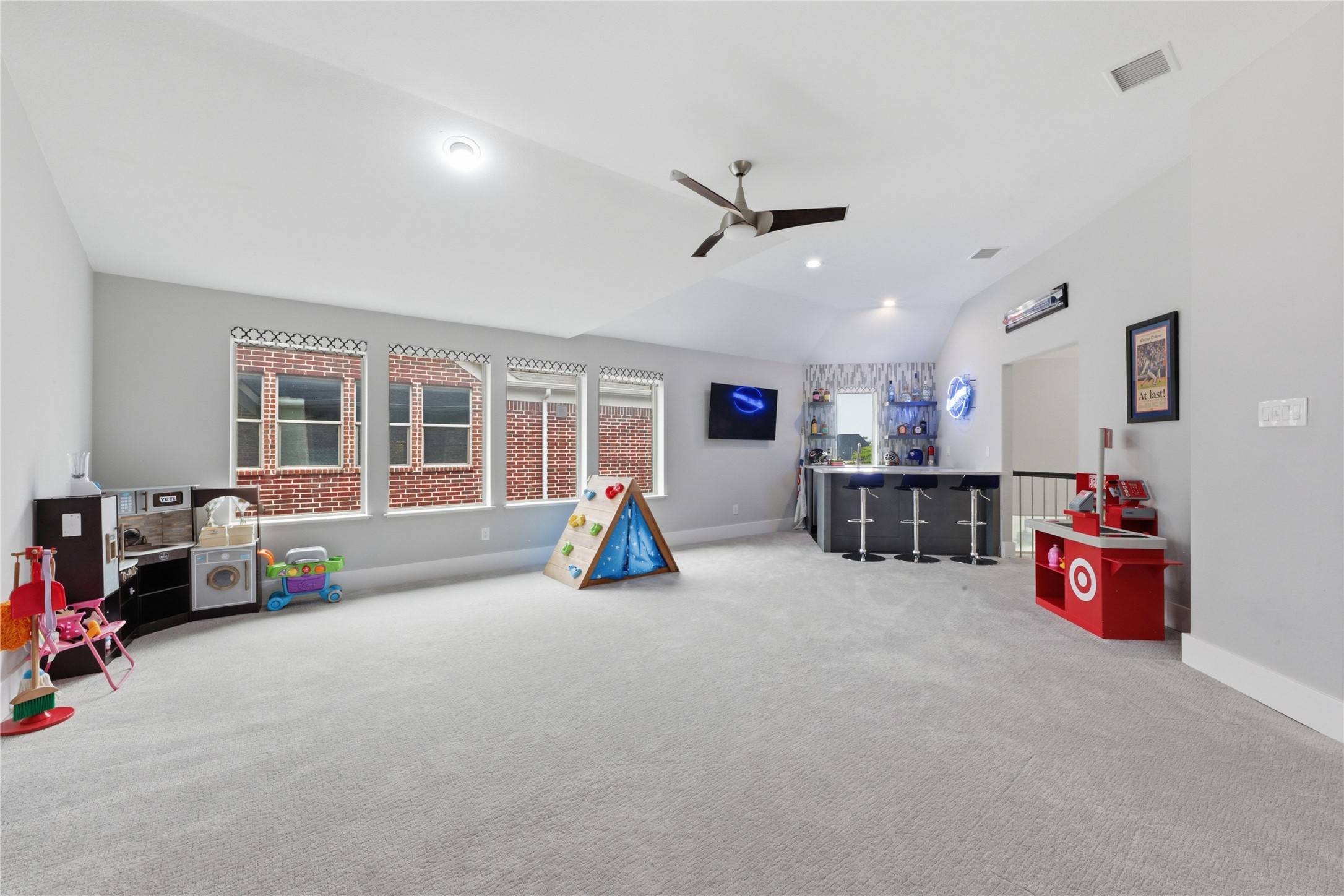 2098 Hidalgo Lane