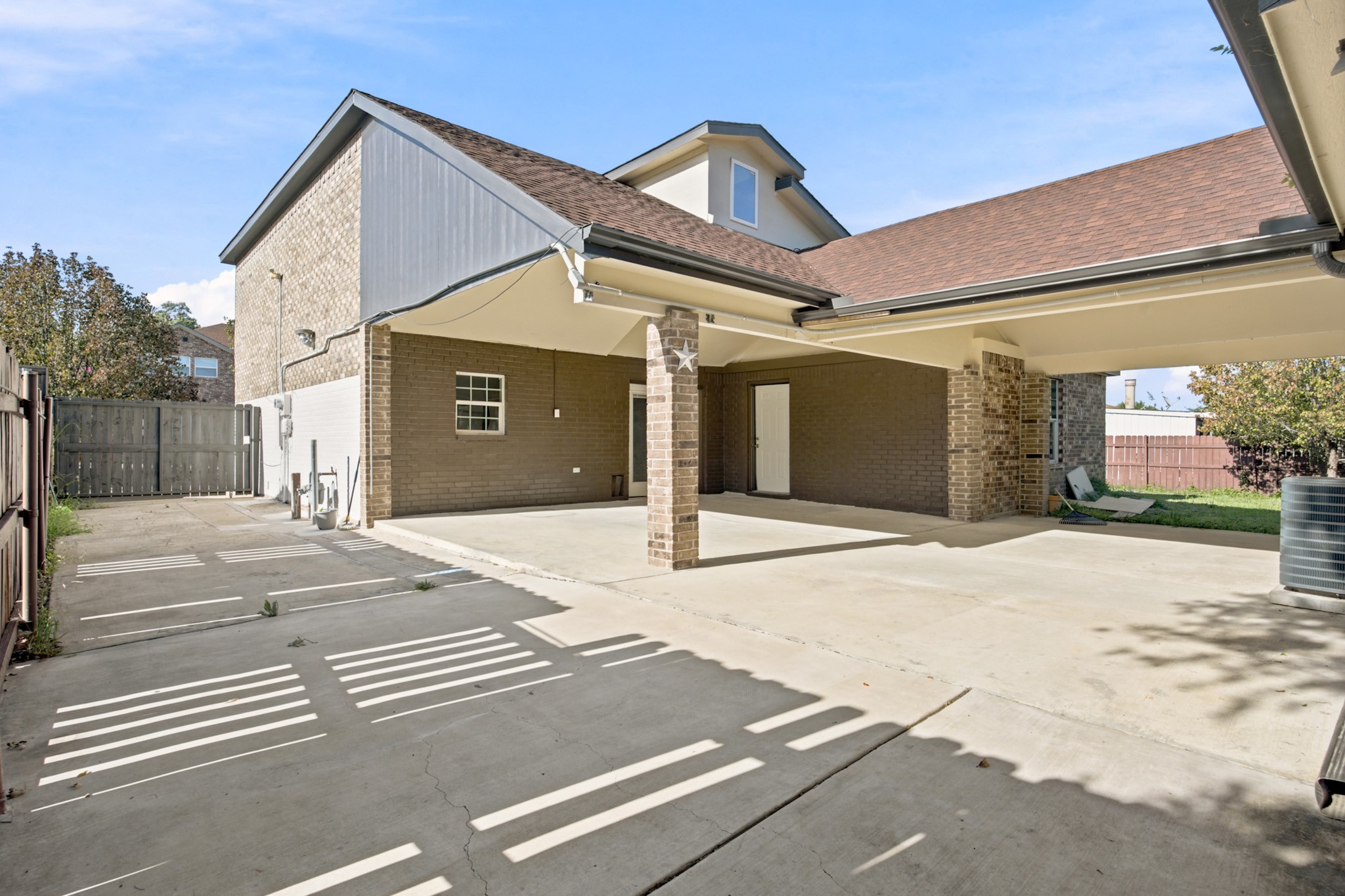 2016 Knollwood Lane
