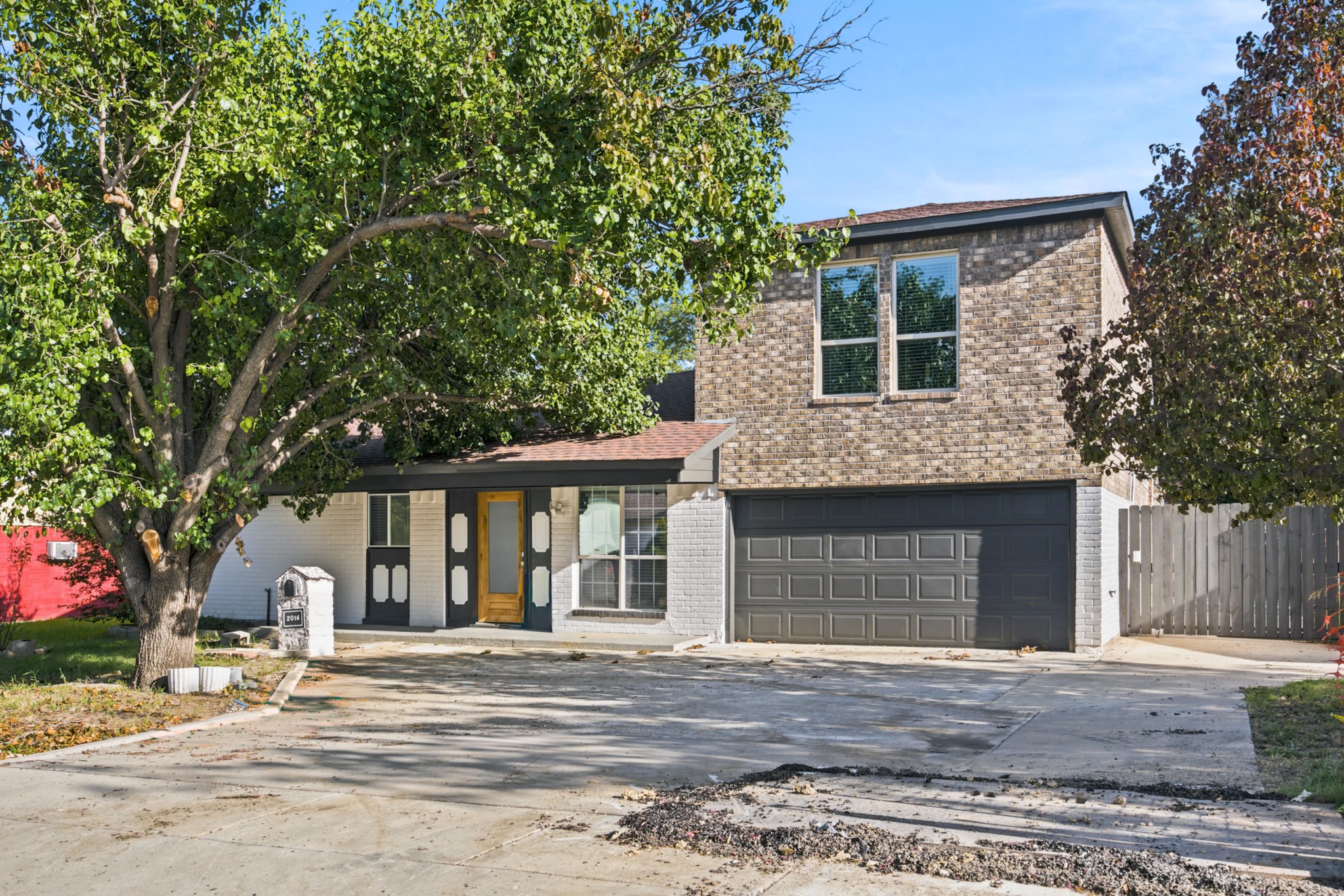 2016 Knollwood Lane
