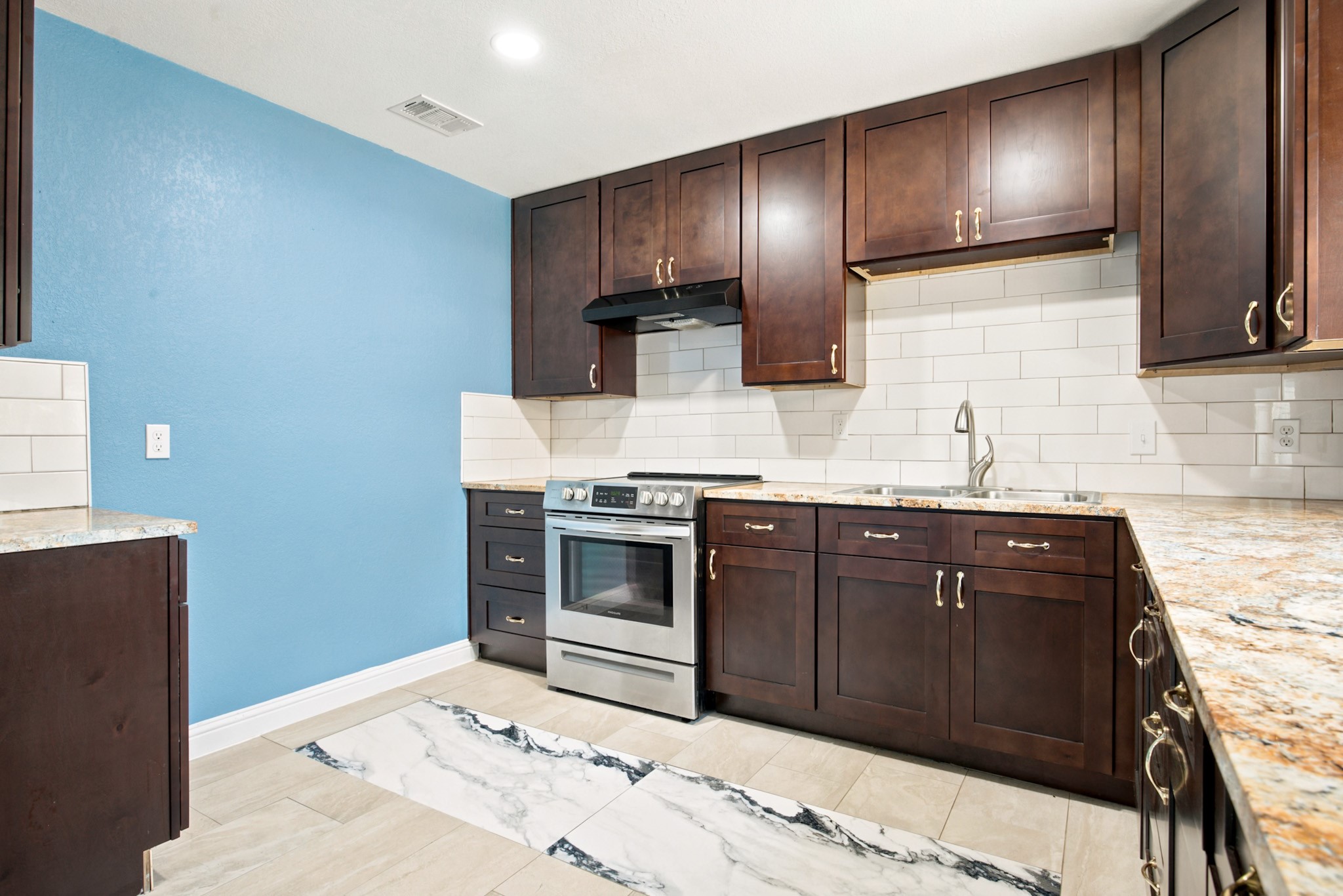 2016 Knollwood Lane