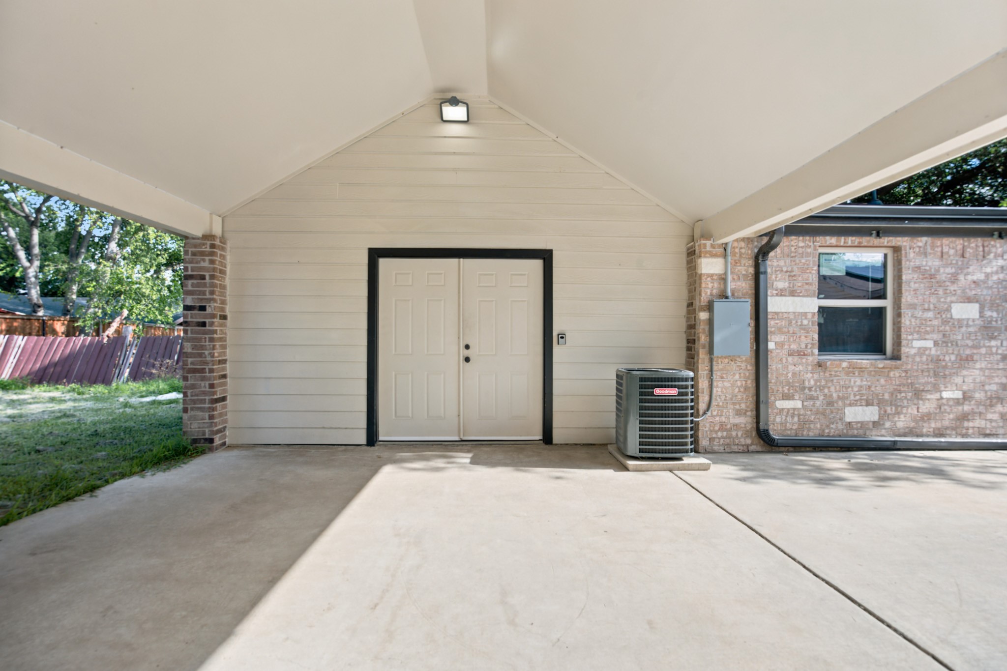 2016 Knollwood Lane