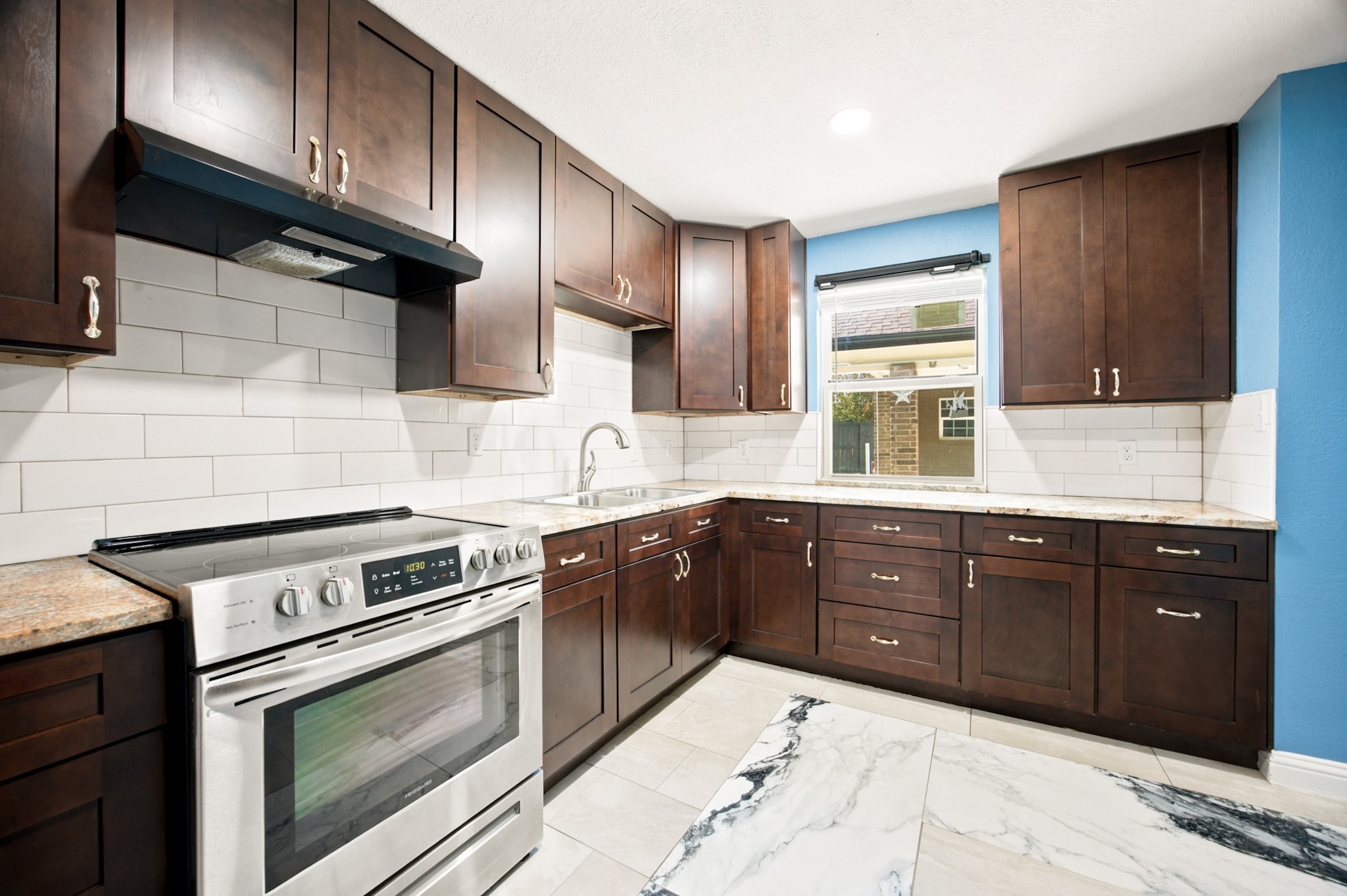 2016 Knollwood Lane