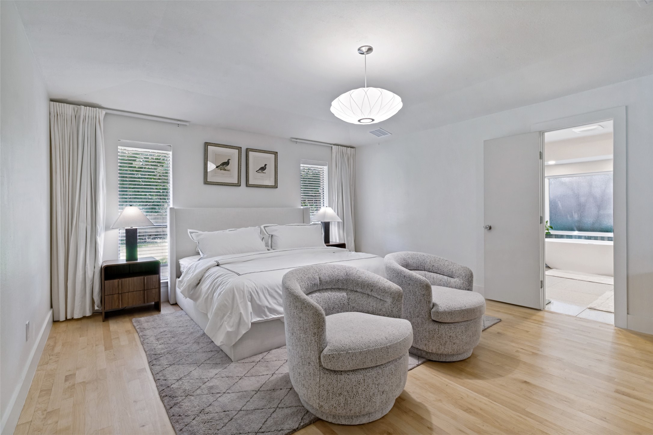 313 W Lookout Drive