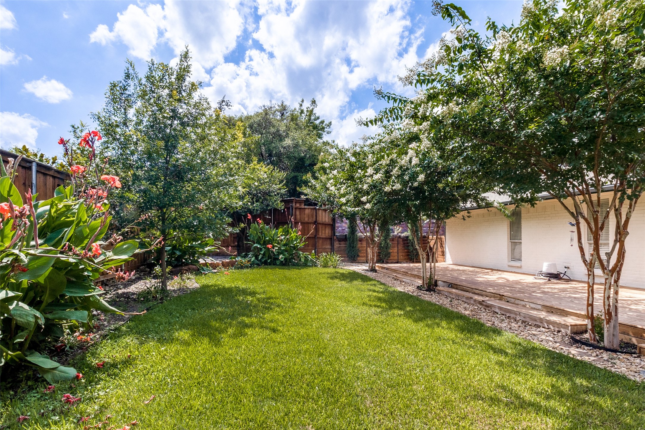 313 W Lookout Drive
