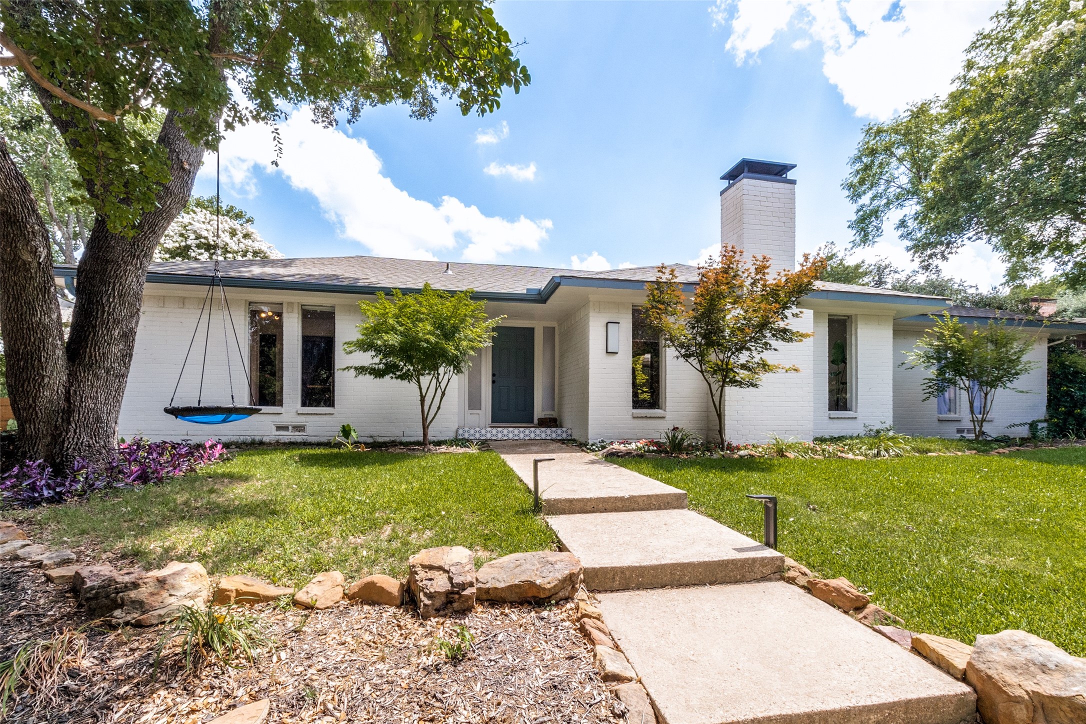313 W Lookout Drive