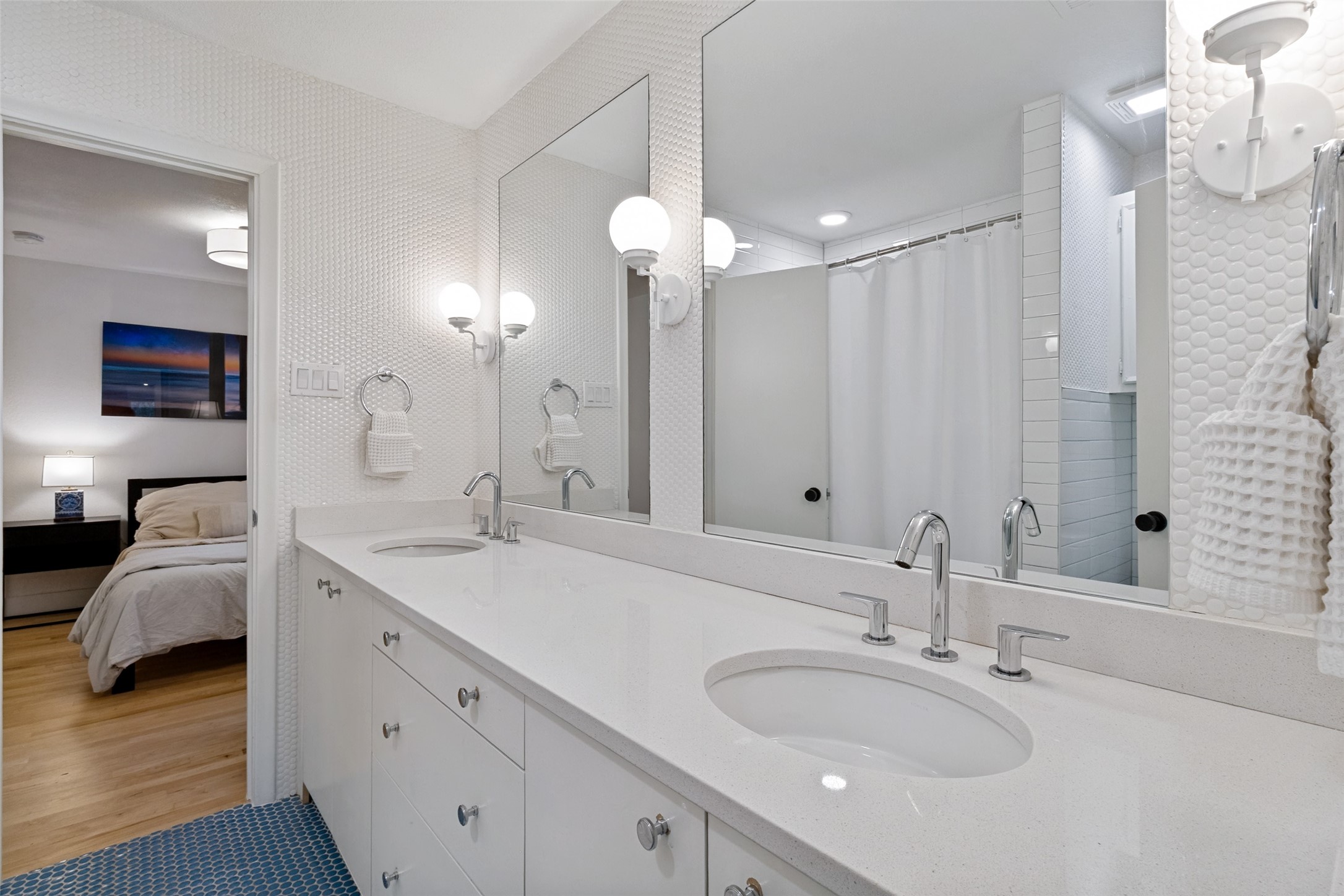 313 W Lookout Drive