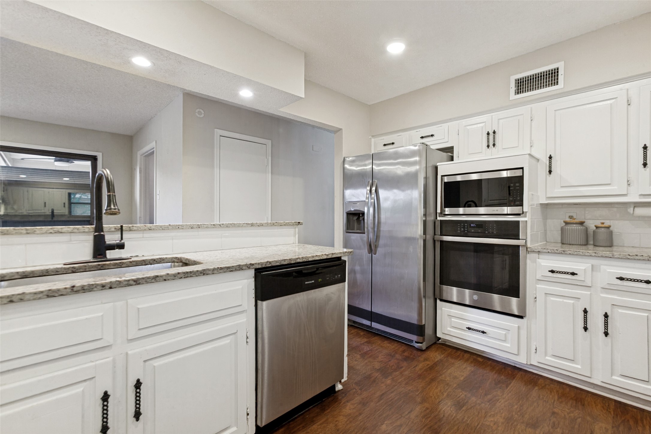 1203 Grinnell Drive