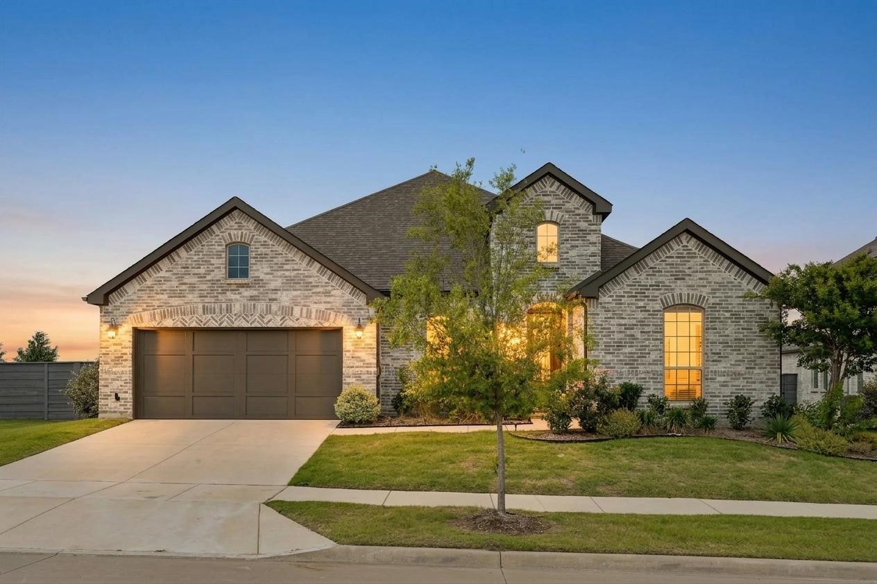 4933 Switchback Street