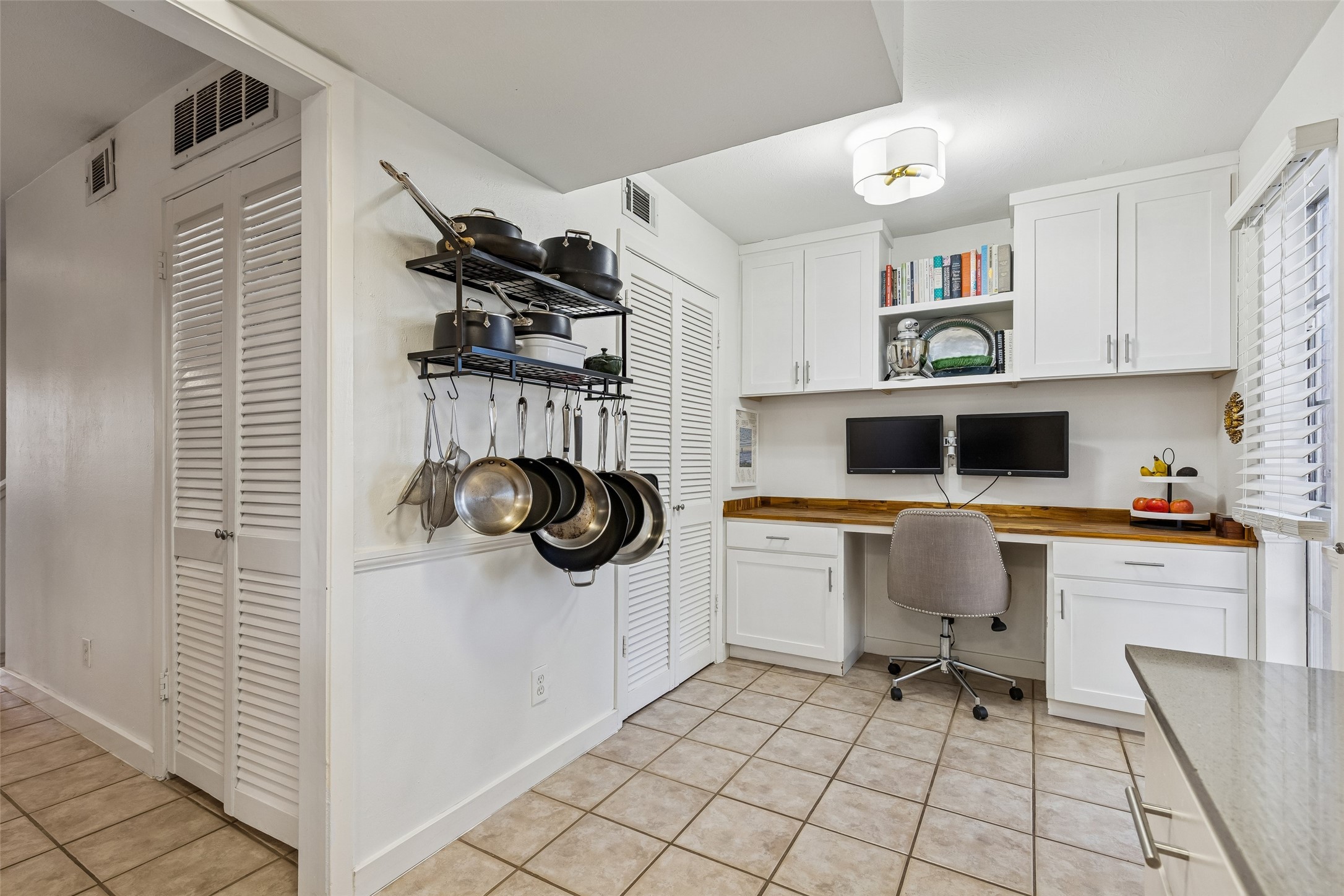 7623 Riverbrook Drive 17