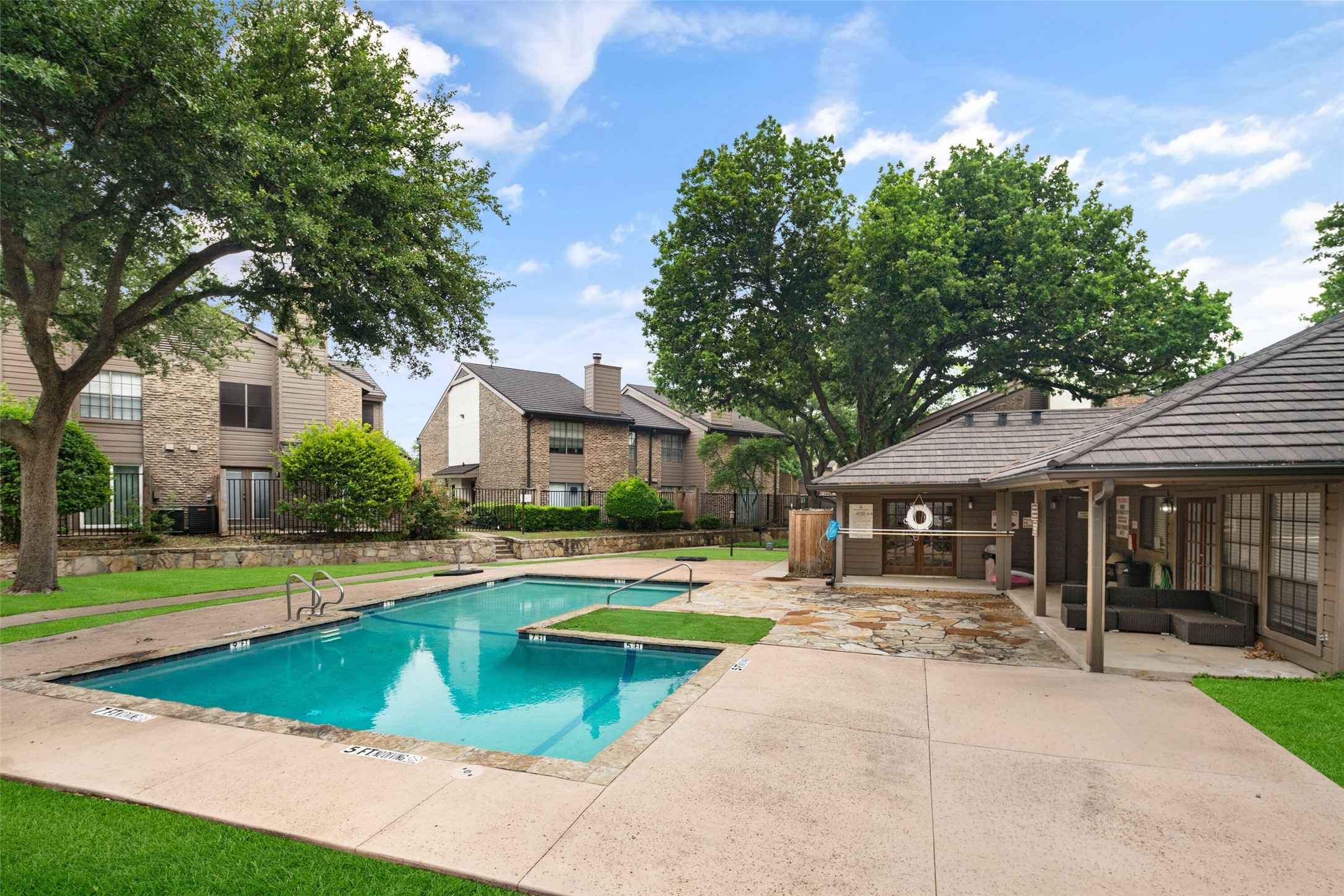 333 Melrose Drive 22D