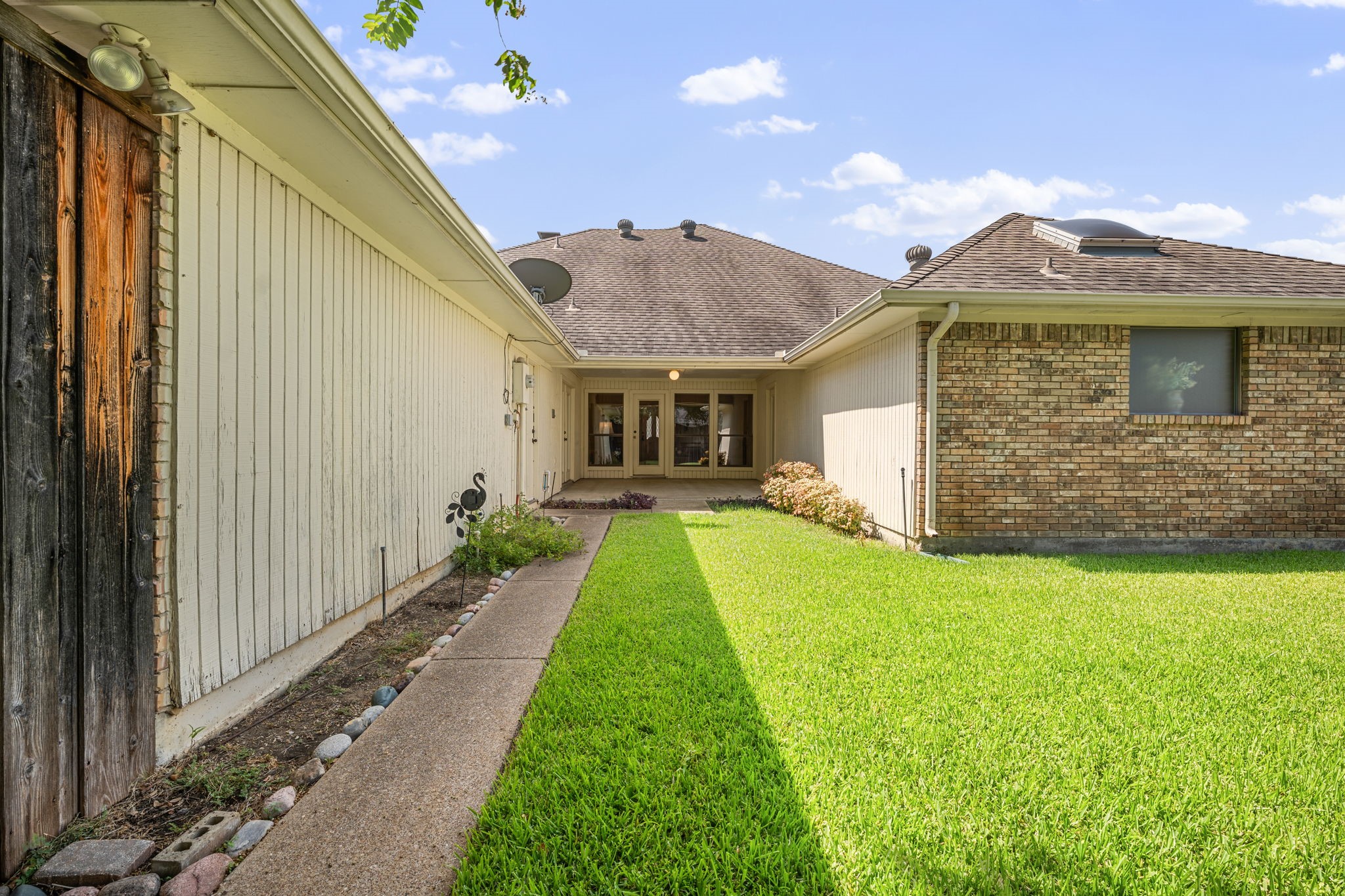 2311 Heatherwoods Way