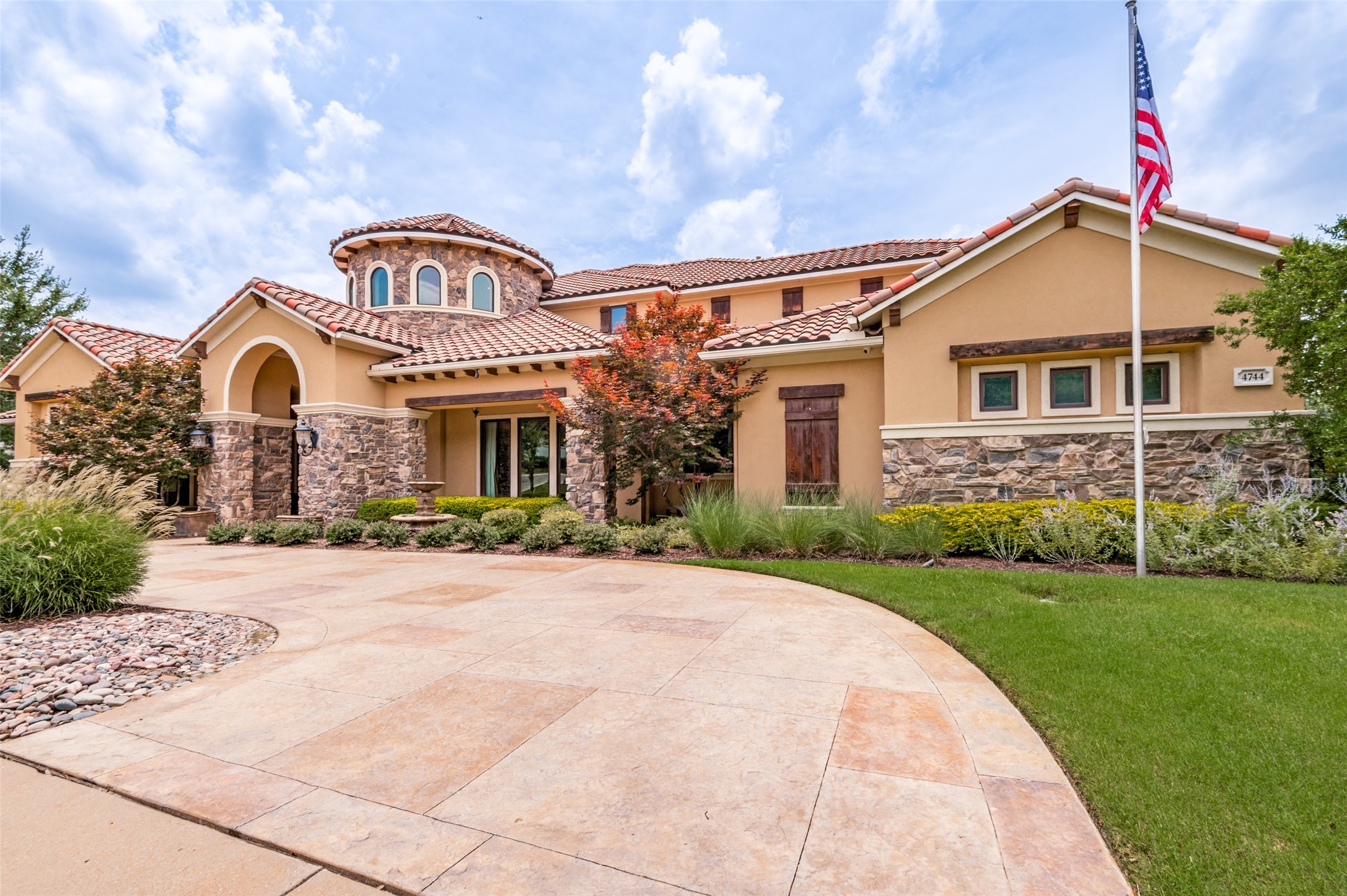 4744 Byron Circle