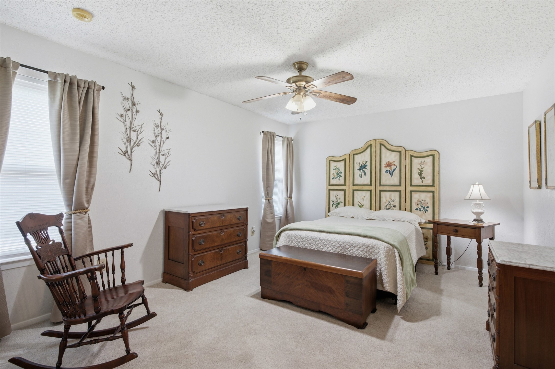 5521 Pike Place