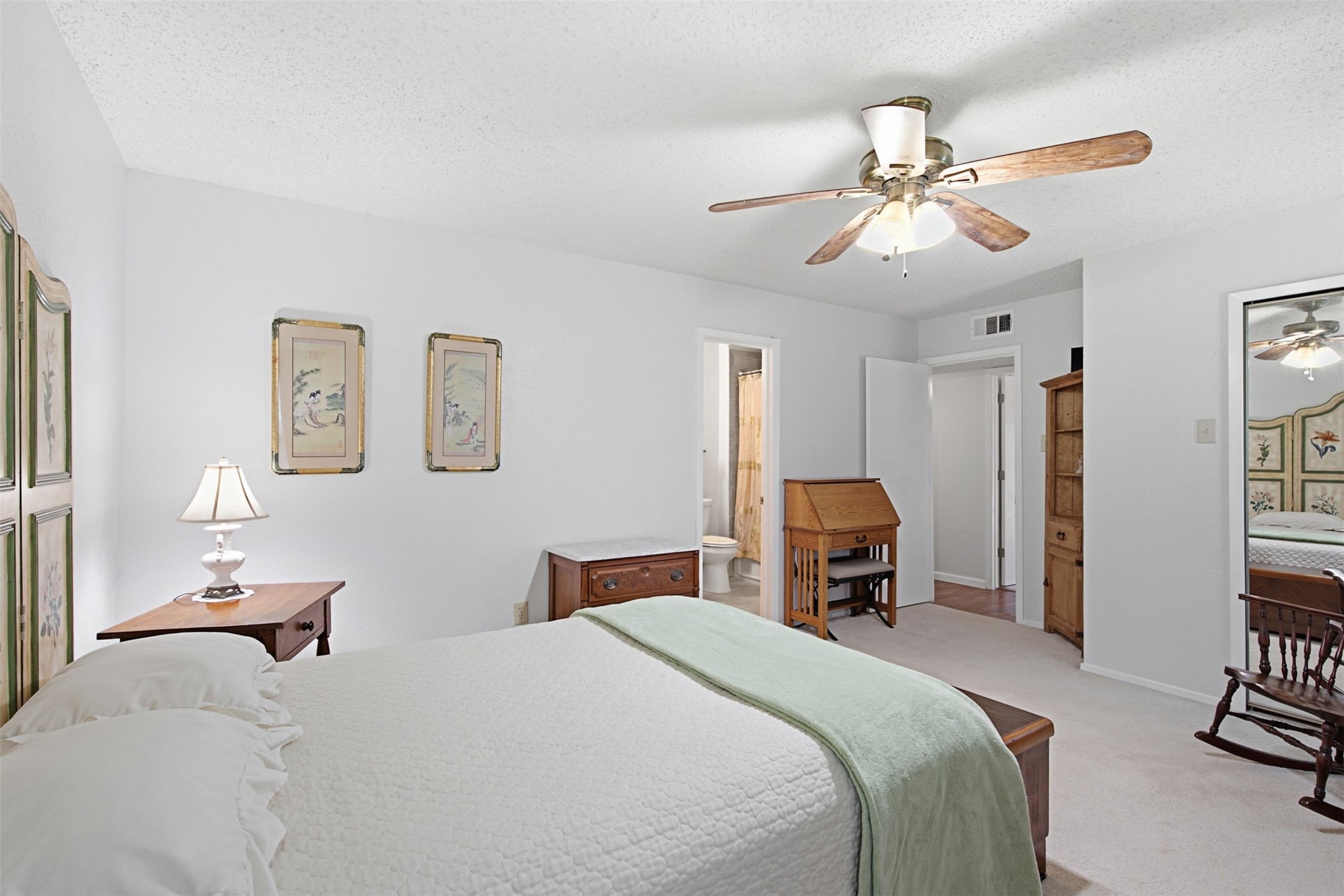 5521 Pike Place