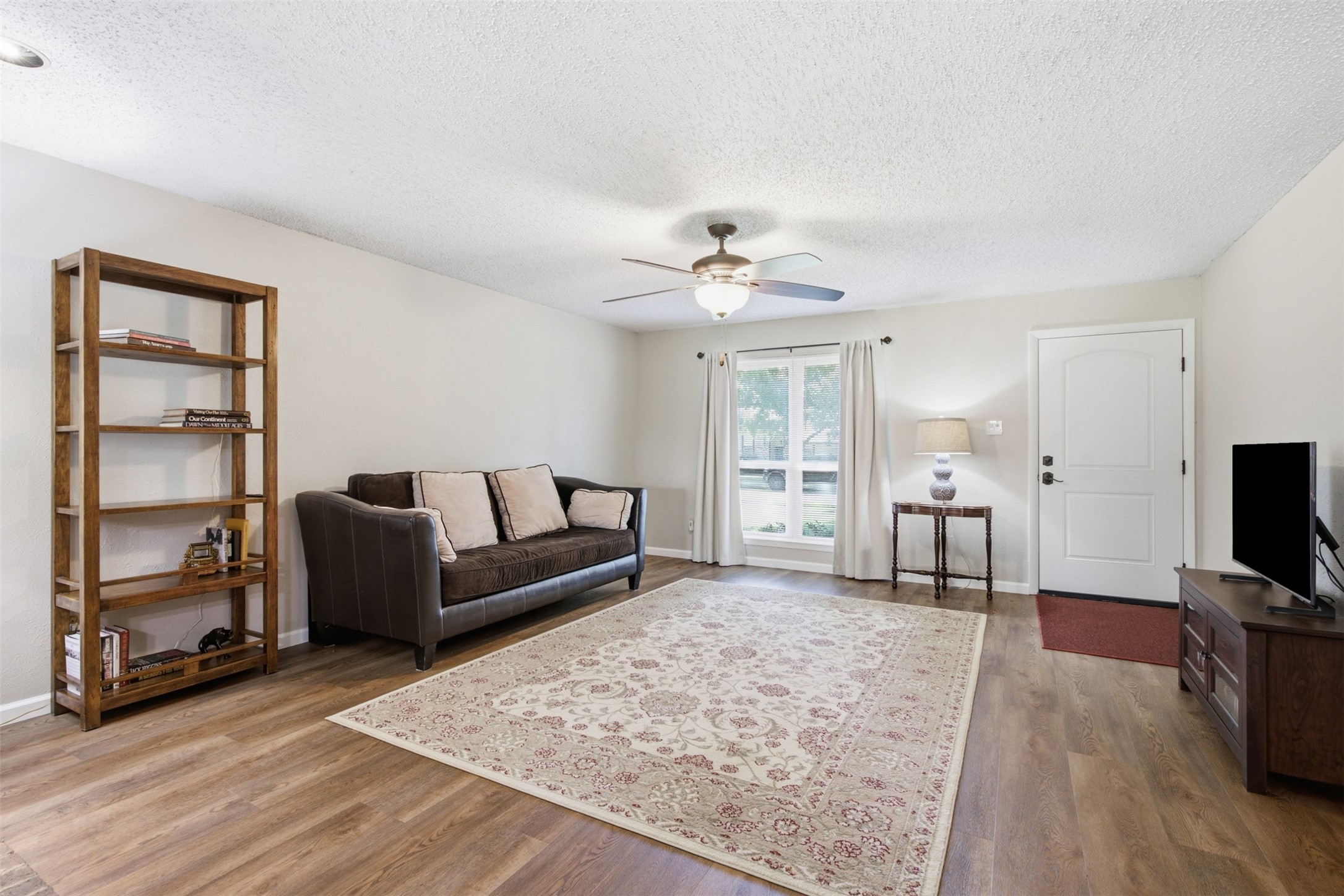 5521 Pike Place